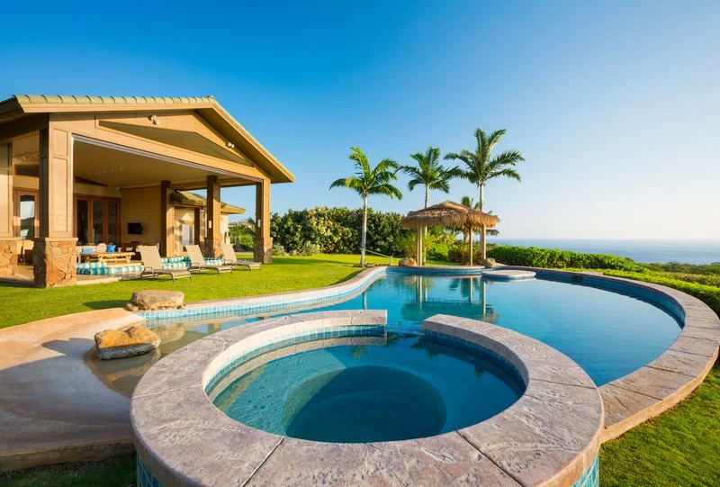 What Luxury Homes Need to Stand Out in a Neighborhood