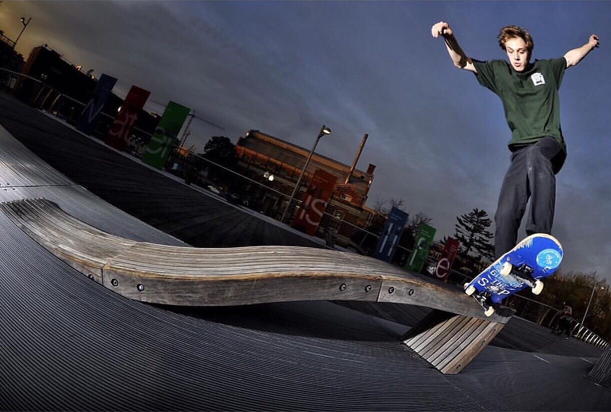 #throwback x Elliot Katz putting it down at the waterfront x @katz_daddy x Photo by @colbymillsaaap  #15yearsofconvoy 

www.convoyskateboards.com

#convoyskateboards #TEAMCNVY #CNVYxORxDIE #dmvskateboarding #skate #skater #skatelife #skatepark #skate