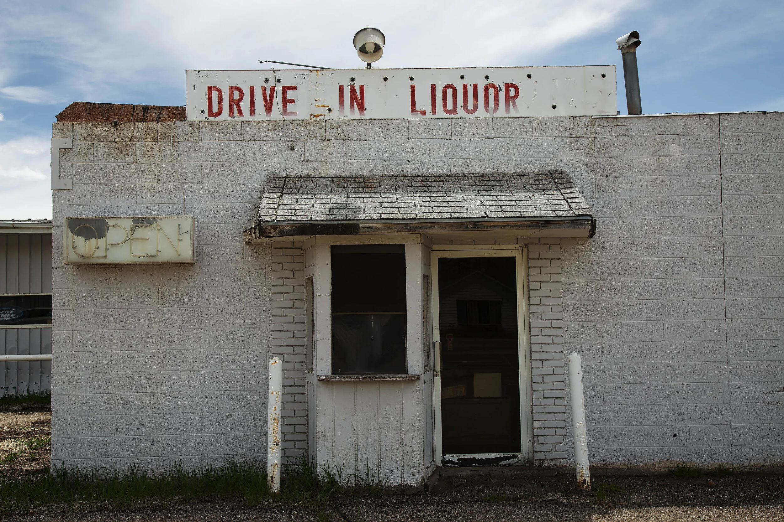 598A5739_Drive in liquor_TO PRINT.jpg