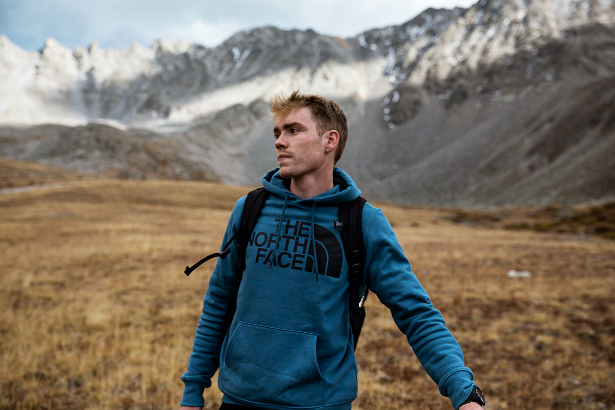 TNF_FW20_Holiday_Gifting_OctNov_M_HALF_DOME_PO_HOODIE_AliVagnini_0011 PD A.jpg