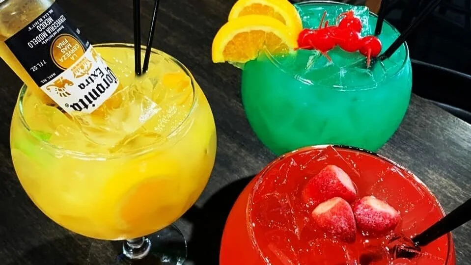 DEUCES SPORTS BAR & GRILL