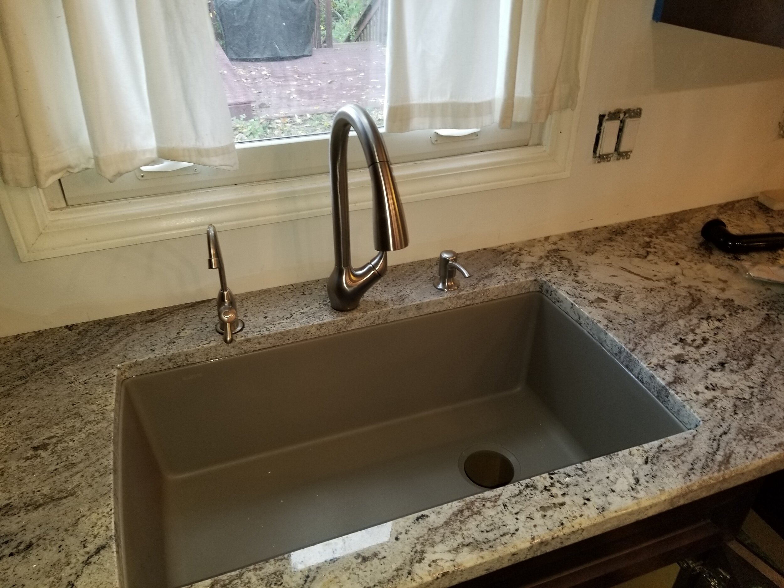 faucet install(1).jpg