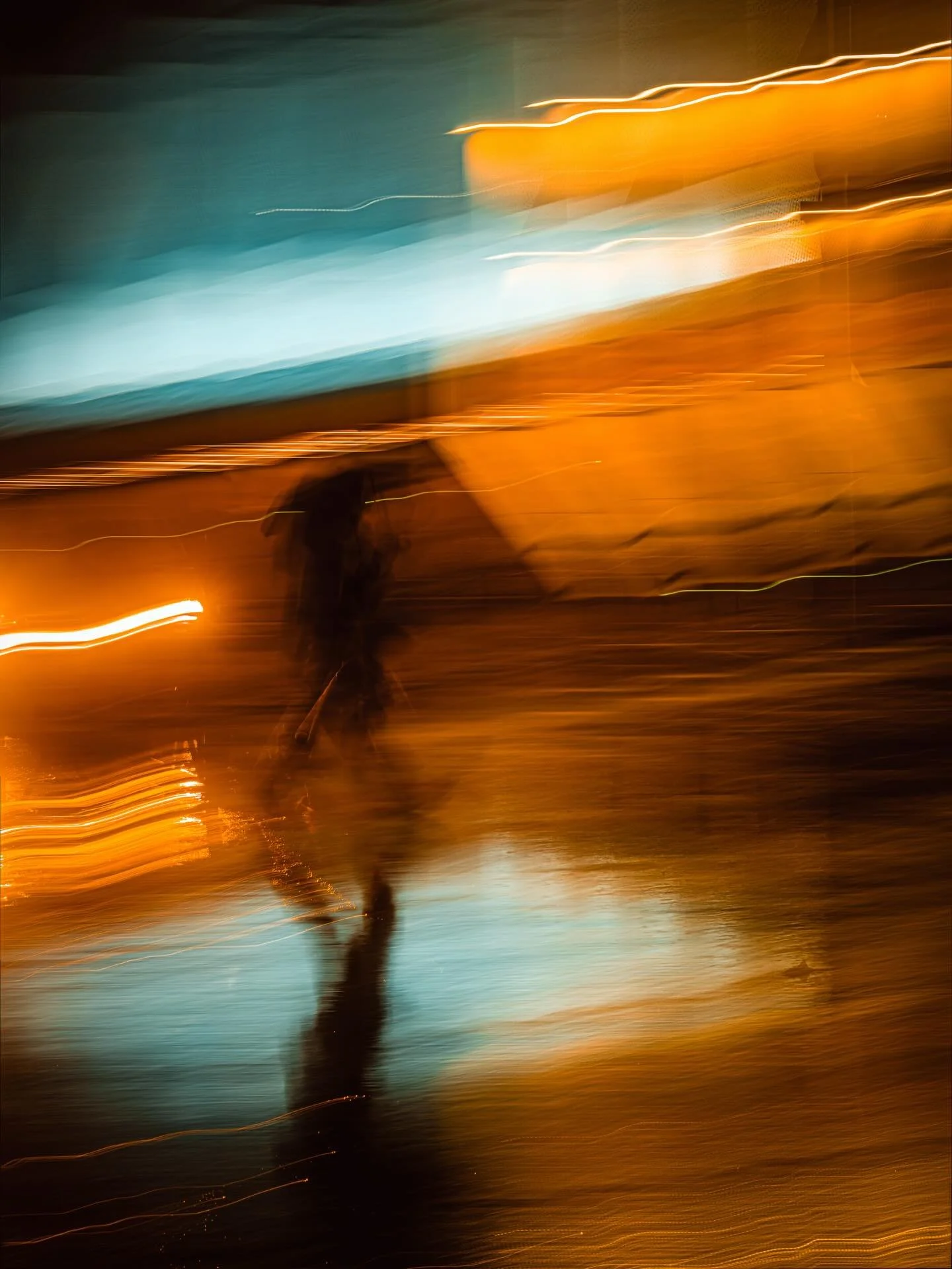 through a sea of light
.
.
#neonoirphotography
#atmosphericstreet
#urbanlightpoetry
#nocturnalcities
#fineartstreet