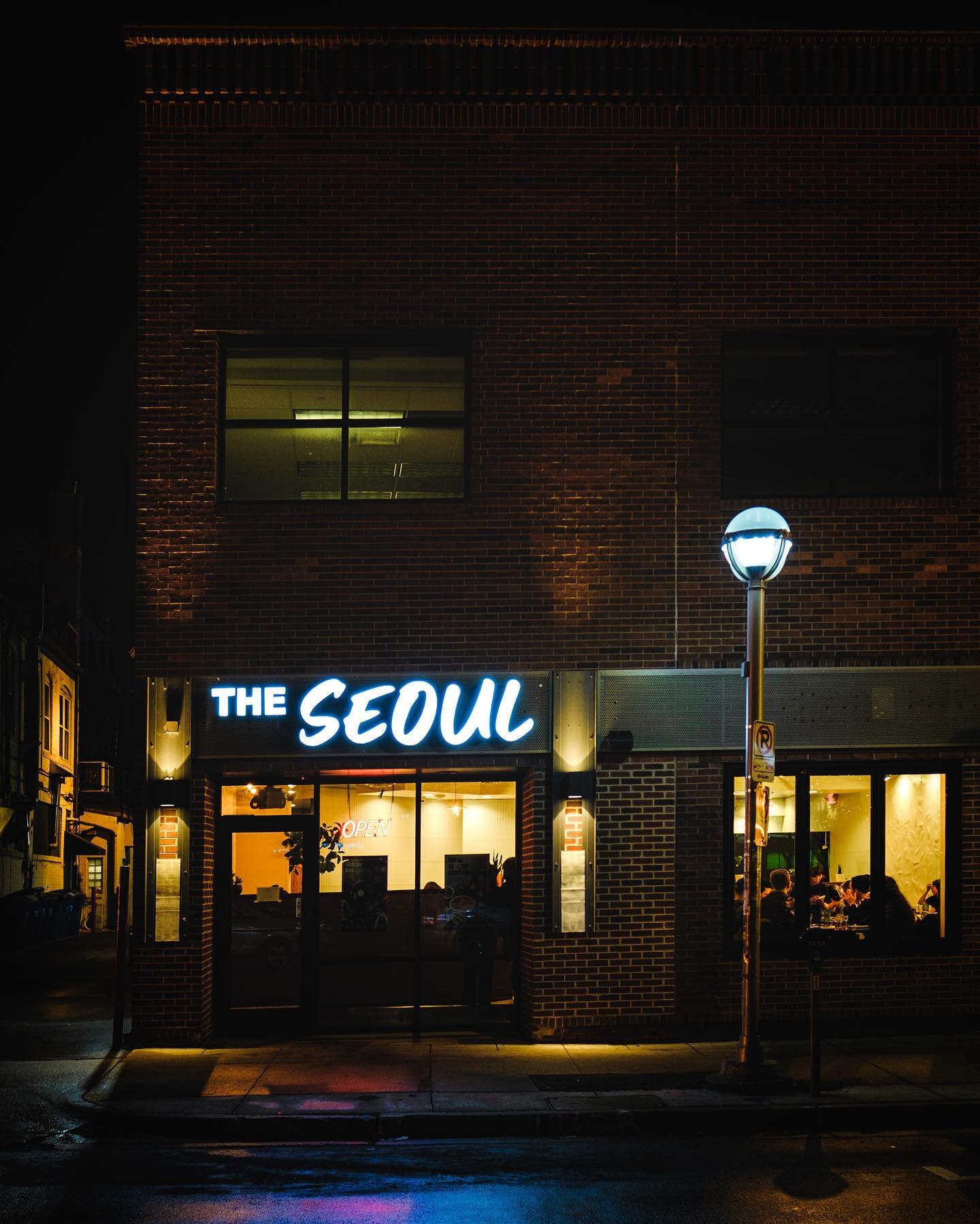 &quot;Seoul Food&quot;

The Seoul on the UWM campus Ann Arbor, MI in low light and after a good down pour.

📸 Fujifilm XT-4, XF16mmF1.4 R WR

@raw_potd raw_world @raw_edit @raw_depthoffield @raw_community  #raw_architecture #raw_street #verofamily #