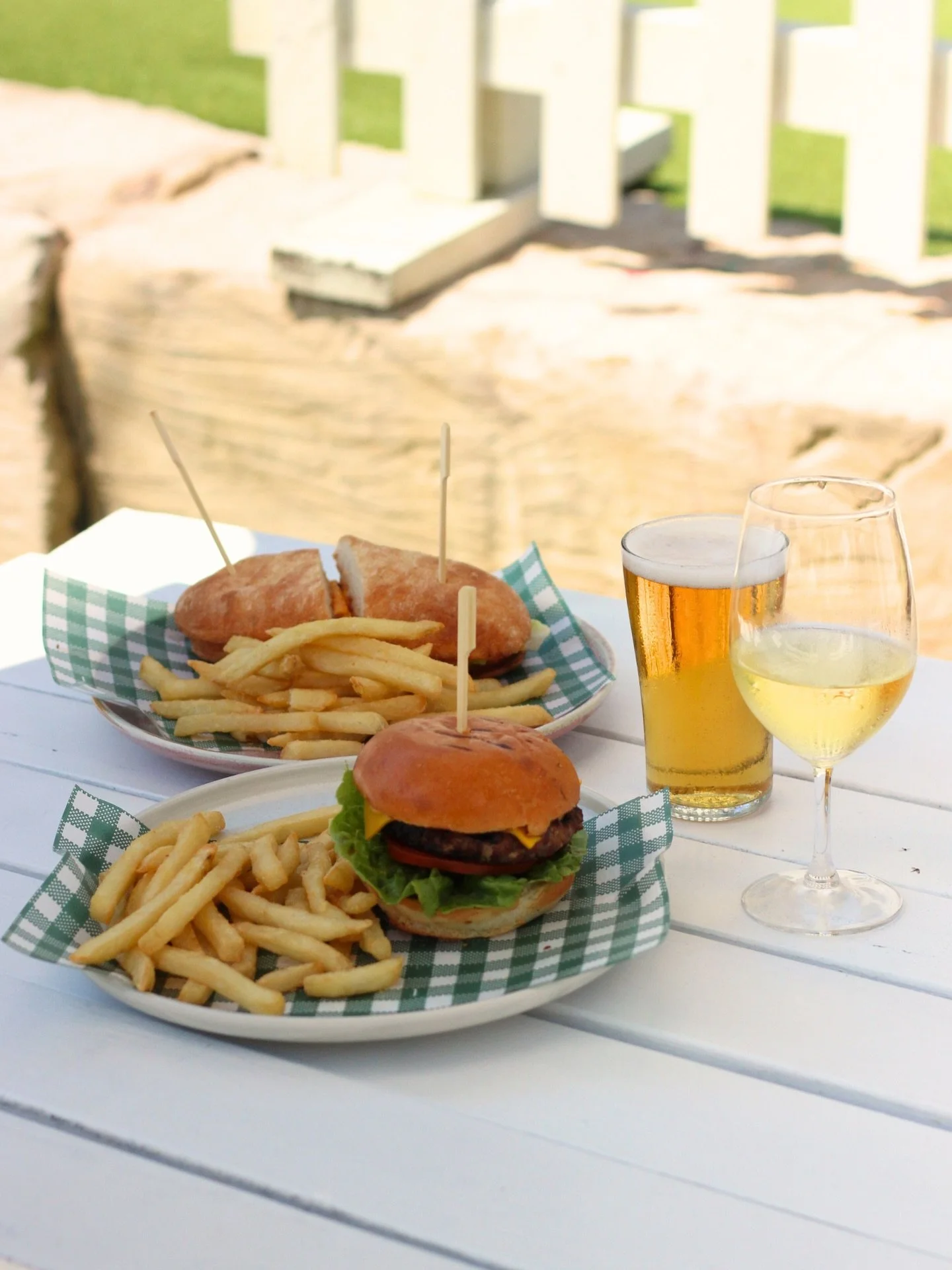 Any Burger &amp; a beverage for $28 on Tuesdays from 5.30pm! Plus Trivia at 6.30pm, free entry hosted by @quizmeisters 🫱🏼&zwj;🫲🏽🌟

Including chicken burger, Aussie beef burger, veggie burger &amp; steak sandwich. See you tomorrow🙂&zwj;↕️