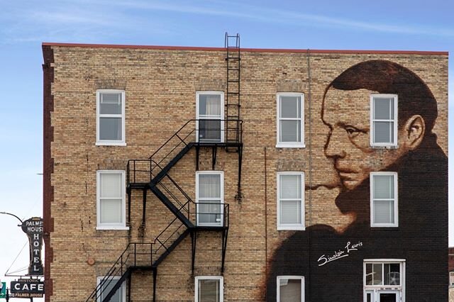 Mural Tour in Sauk Centre featuring THE PALMER HOUSE MURAL
Kelley Freese, owner of The Palmer House, had been quietly contemplating a mural on her Palmer House building for several years, but the idea was just that…an idea sitting on the back