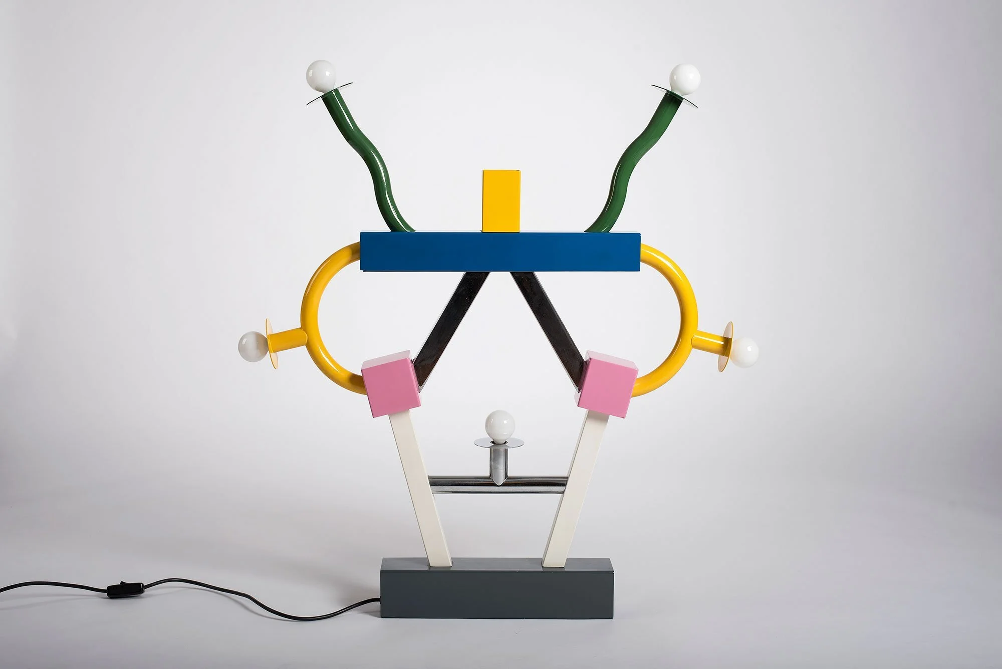 memphis-design-Ettore-Sottsass-Ashoka-table-Lamp-casati-gallery-nonagon-style-n9s.jpg