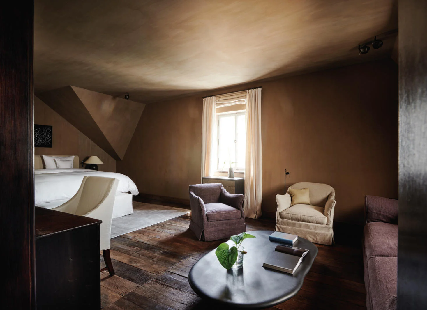 purs-hotel-axel-vervoordt-7-1466x1065.jpg