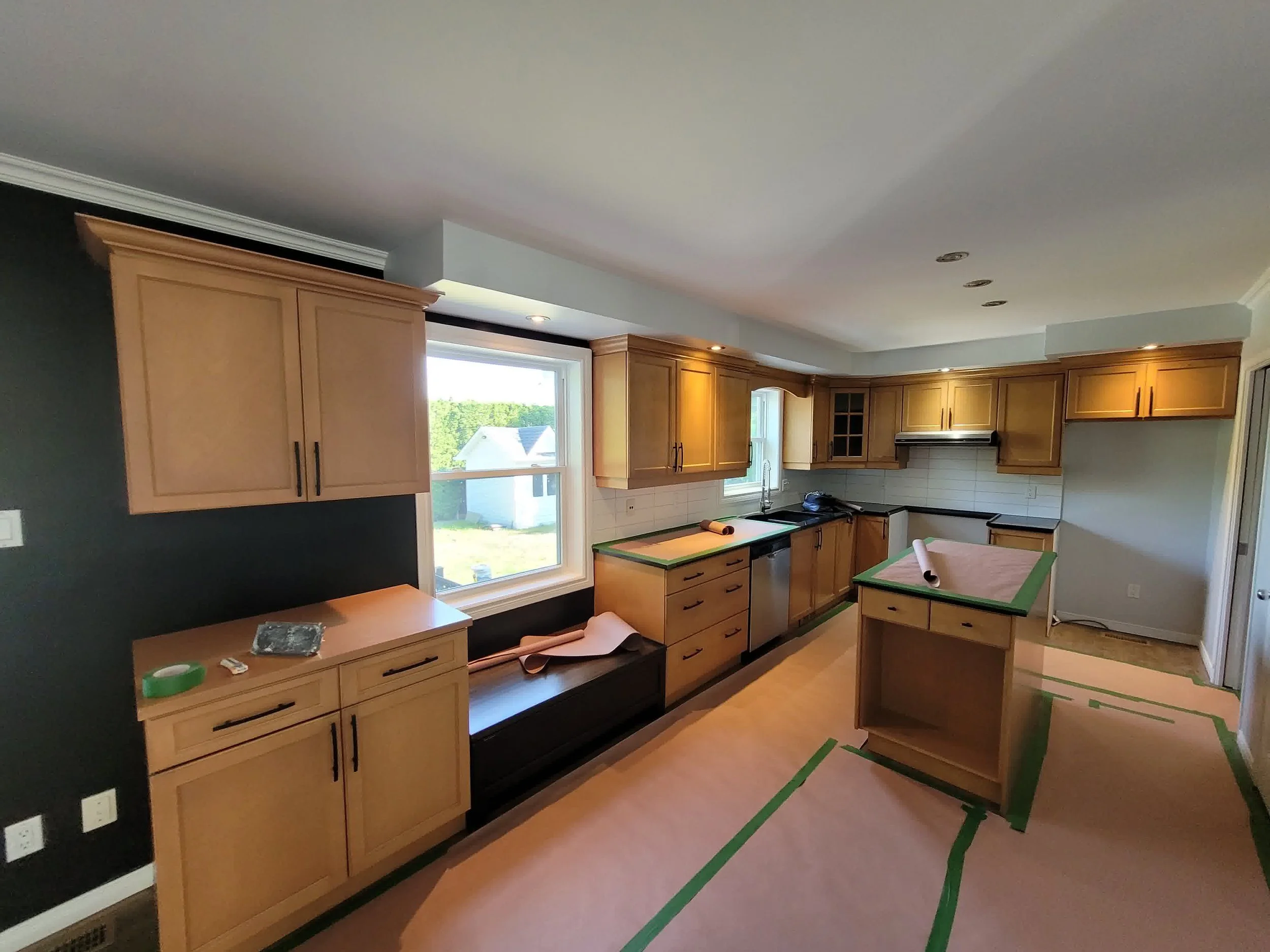 Avant peinture de cuisine en bois à Beloeil sur la Rive-Sud de Montréal.
