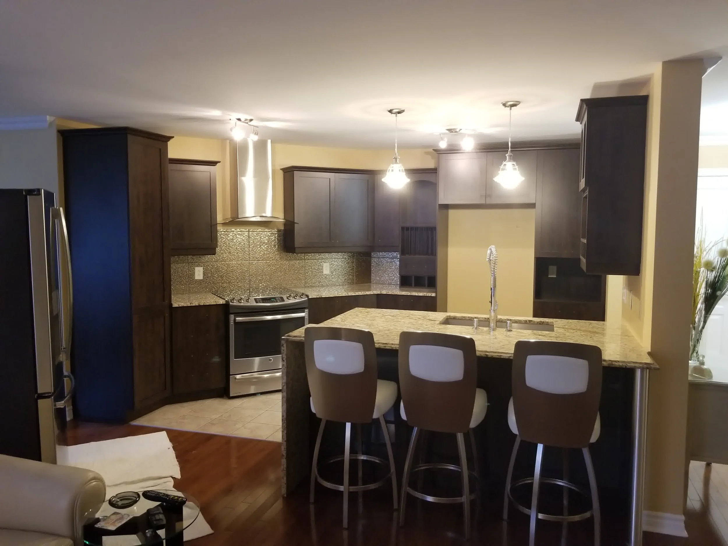 Peinture de cuisine en melamine à Boucherville rive-sud de Montreal