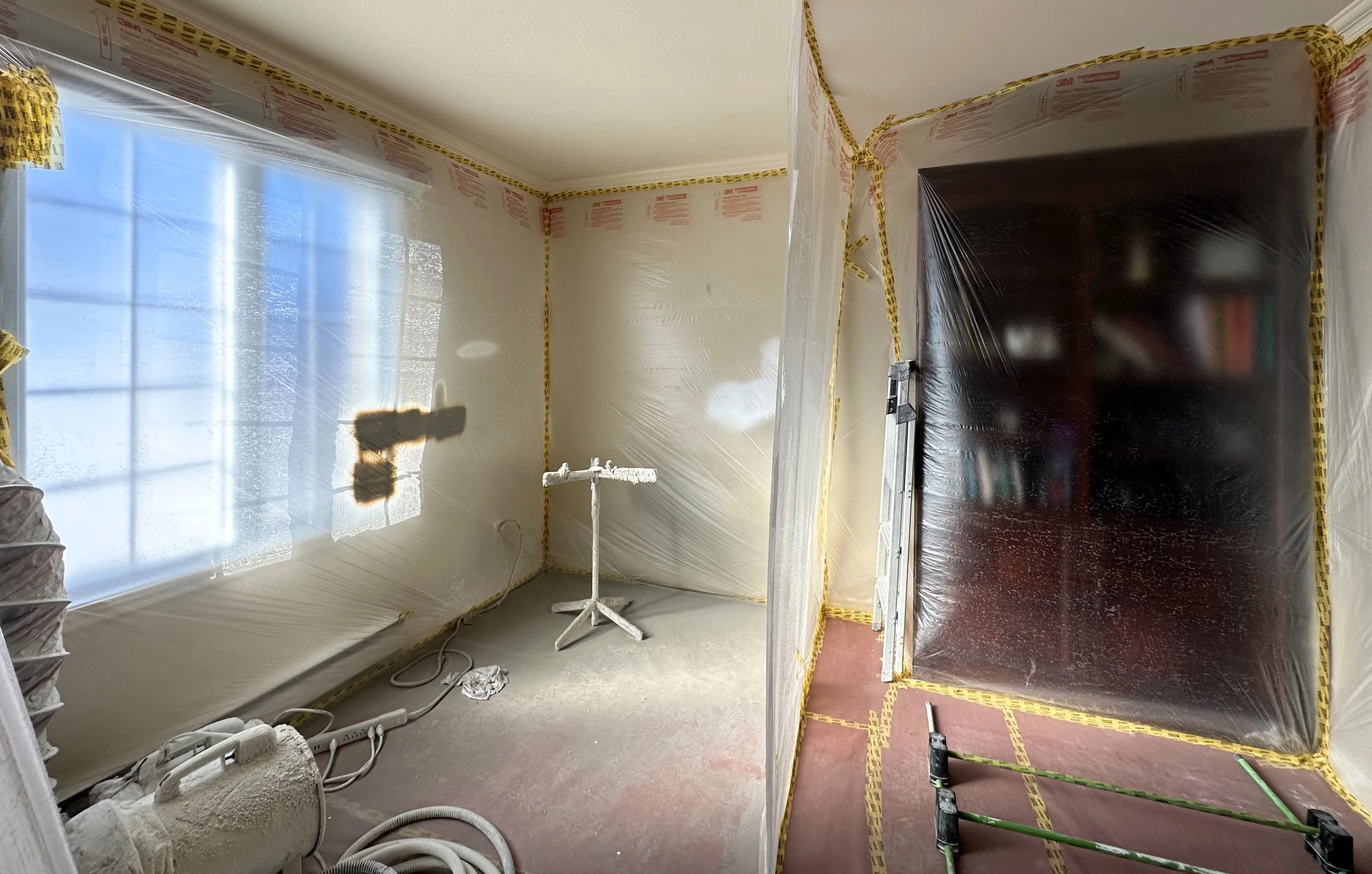 Chambre à peinture ventilée installée sur place pour un projet à Montréal