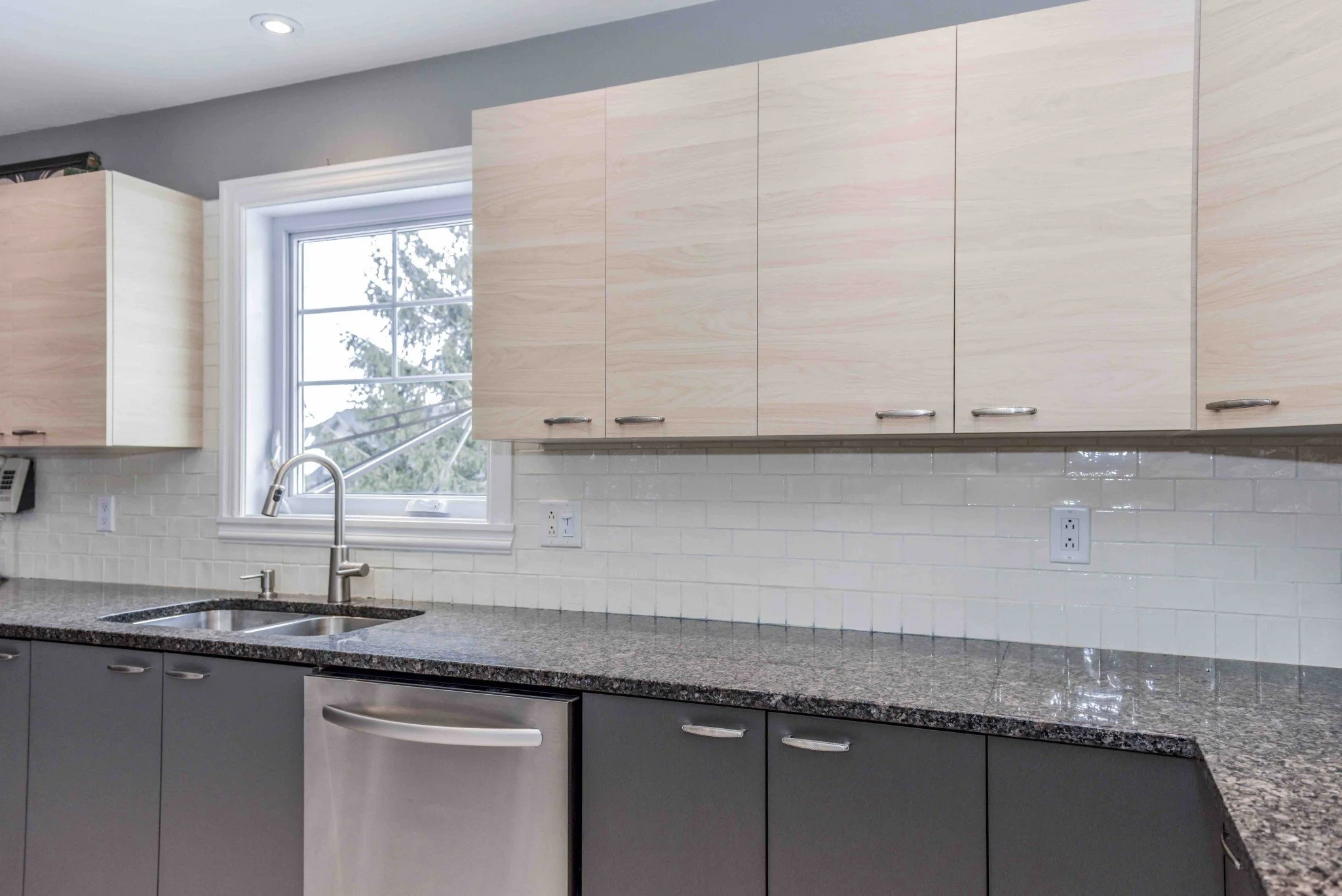 résultat final d'un "wrap" d'armoires de cuisine