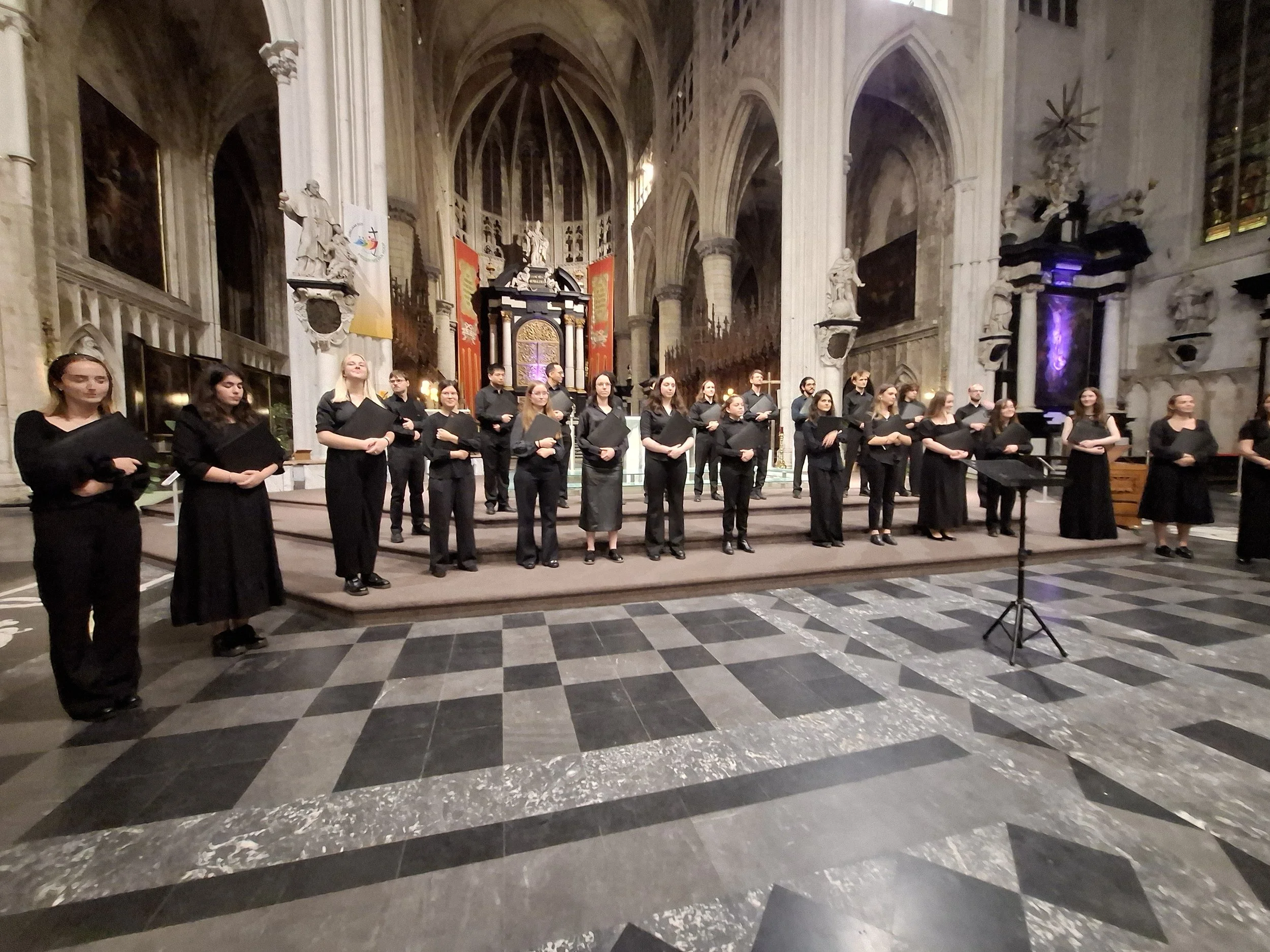 Christ's choir 1.jpg