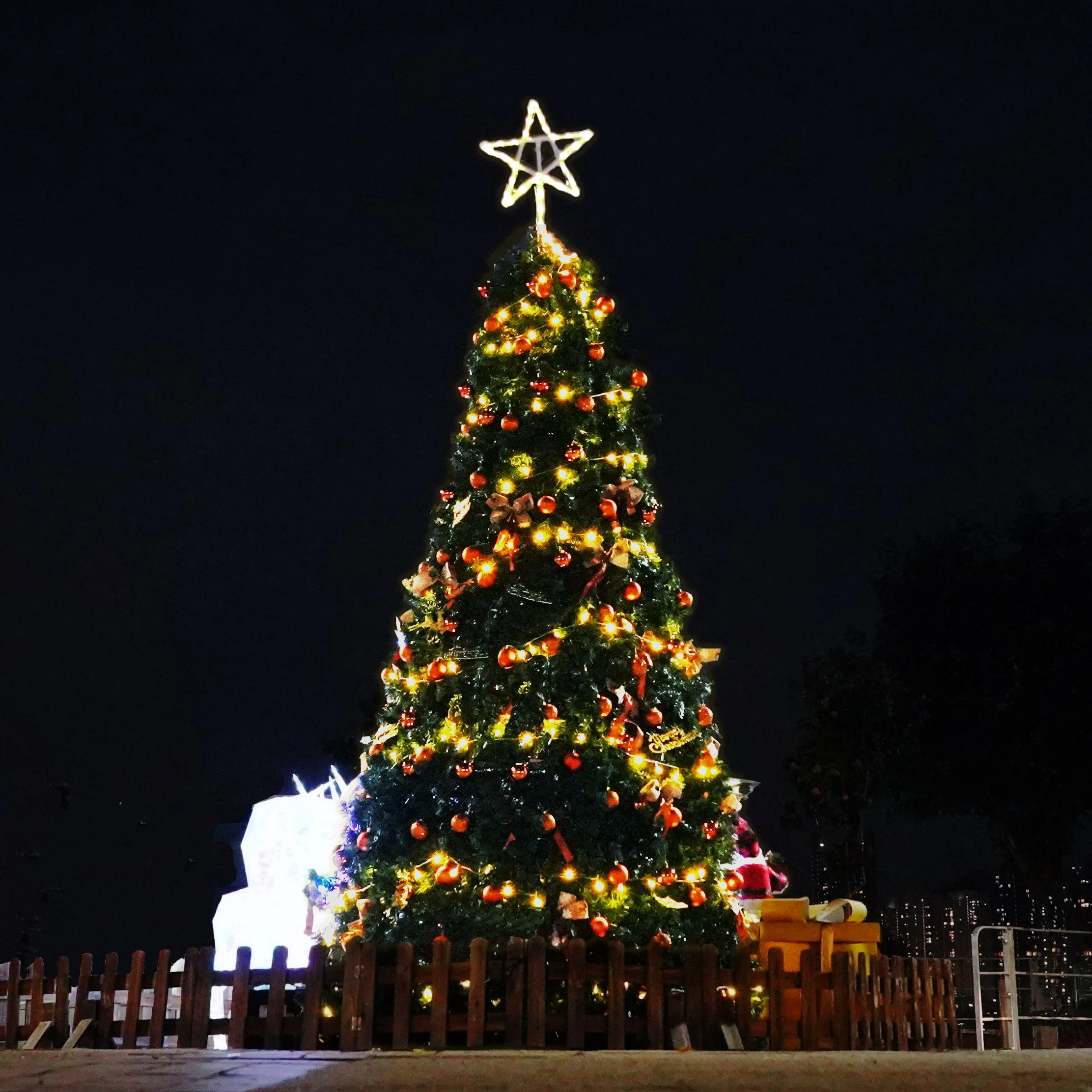 SOHO East Christmas Decor