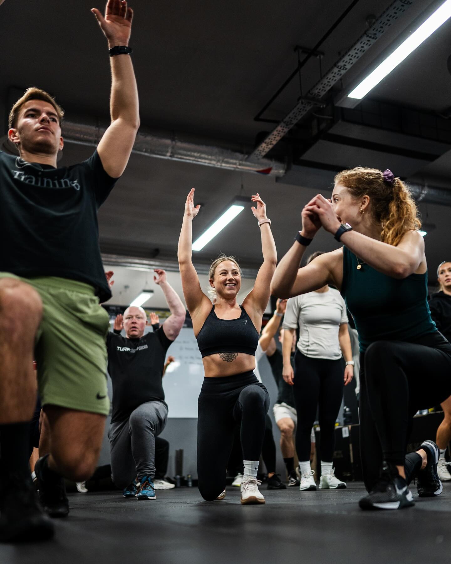 What an epic day @turfgames &amp; @gymshark 

One week out from Winter Turf, bring the community together for a skills session on the D-balls, worm and thruster! 

Kicked off with a huge team sweat! We can&rsquo;t wait to see everyone smash it next w