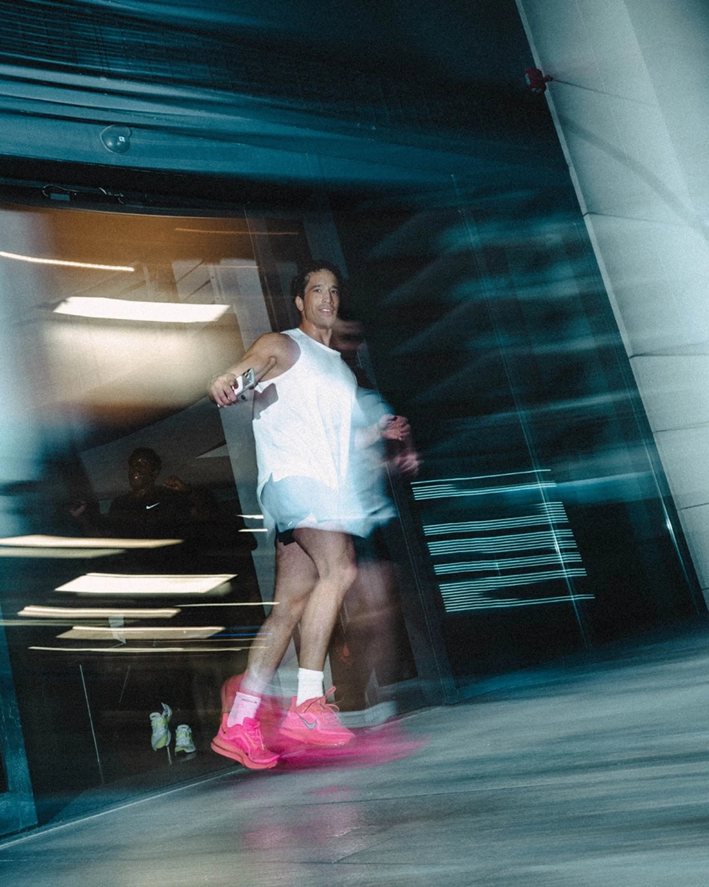 High energy. High standards.

Train in a room where everyone keeps showing up and everyone&rsquo;s moving forward.

That&rsquo;s where momentum builds.

ONE LDN. For the Everyday Athlete.