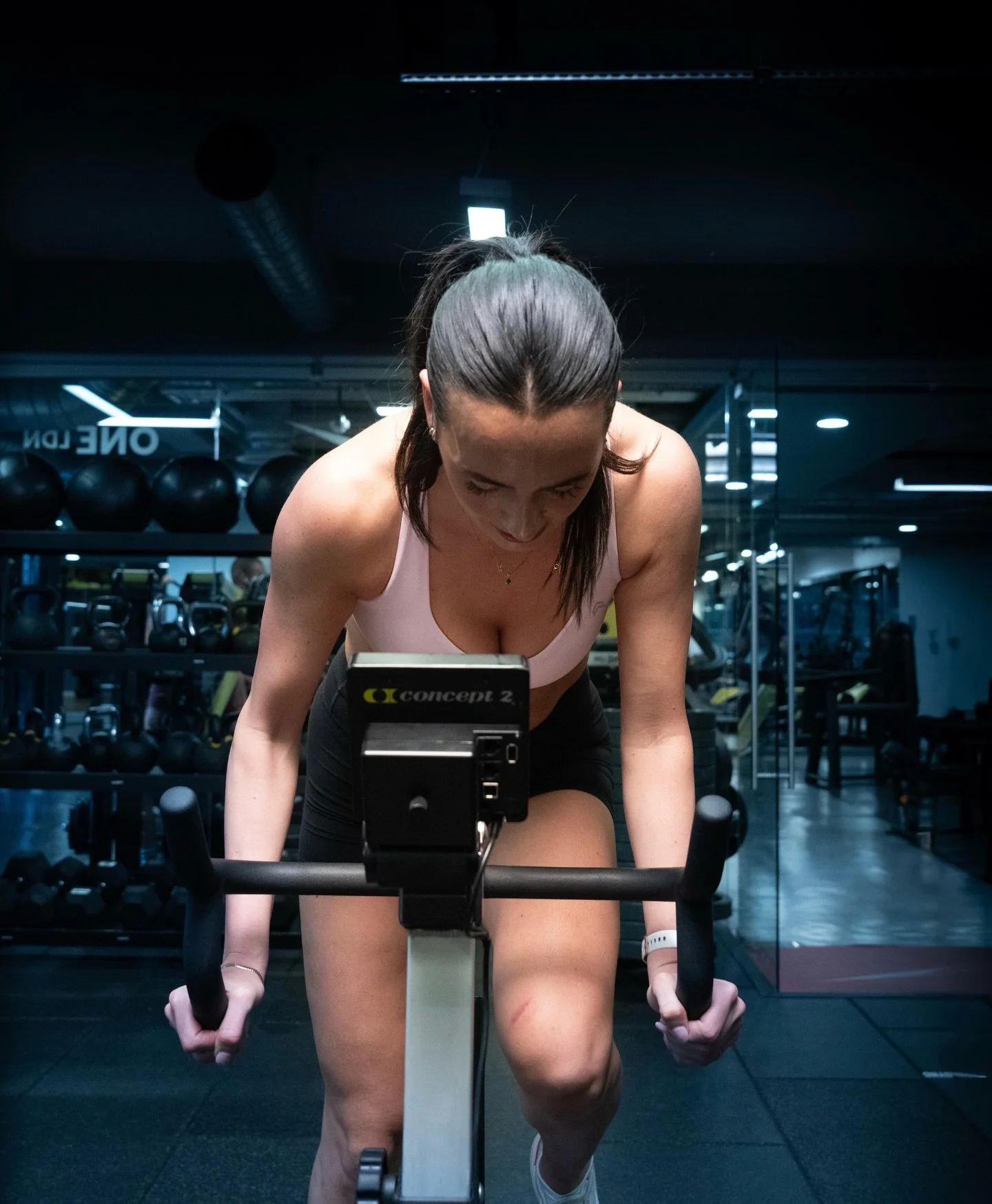 Hard work in every rep. Commitment from every teammate.

Friday night under the lights.
@gymsyncuk 
@theoshoots_