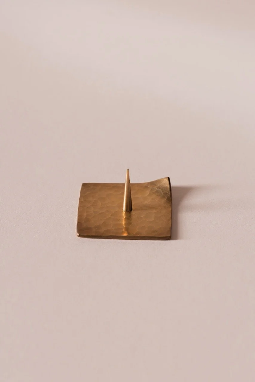 WAXAtelier_BrassPlate_Square_StudioLight_1_Small.jpeg