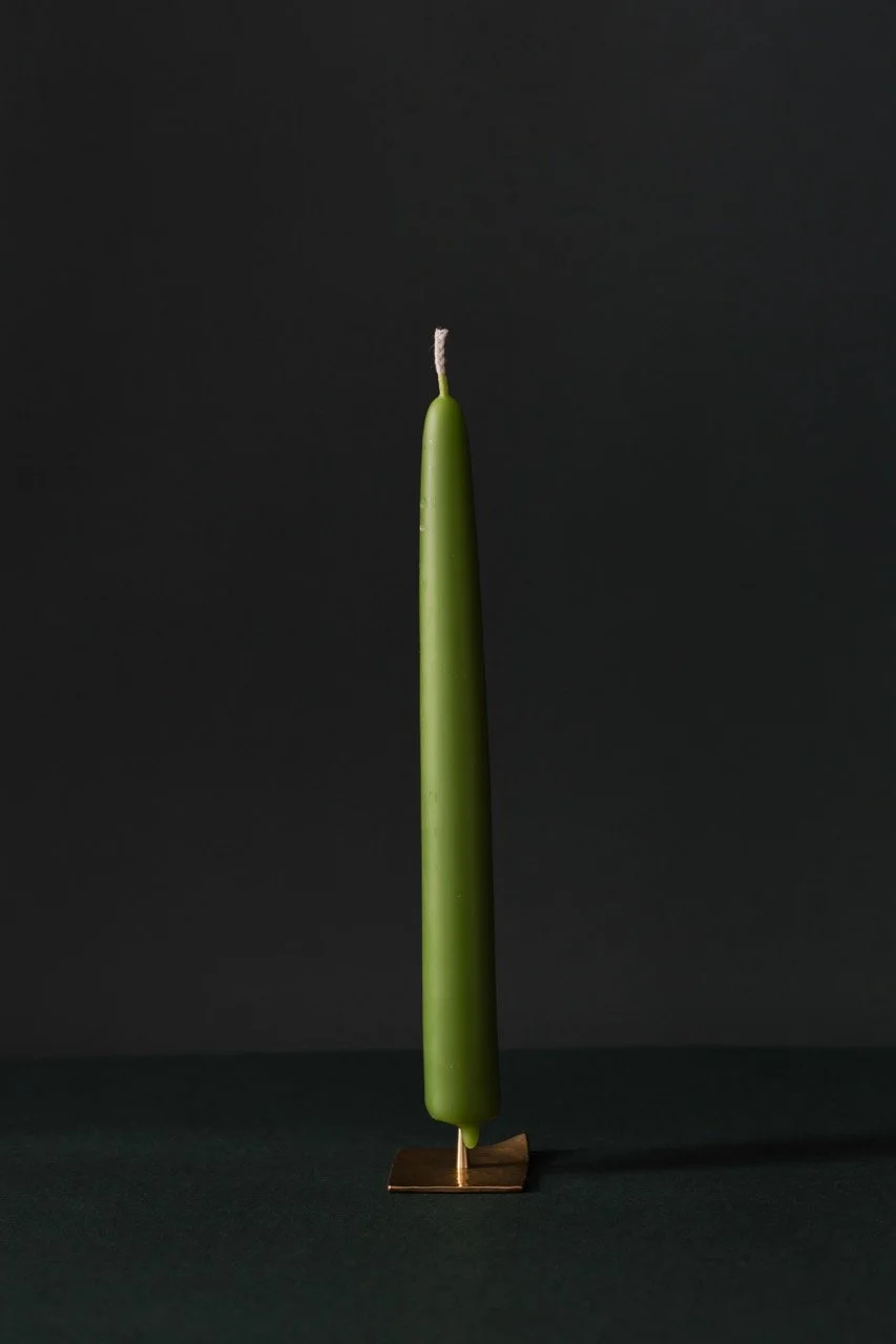 WAXAtelier_BrassPlate_Square_Laurel_Stubby_Dining_StudioDark_Small.jpeg