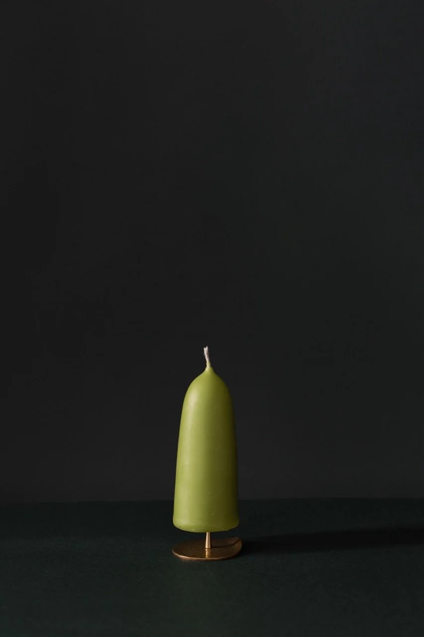 WAXAtelier_BrassPlate_Circle_Matcha_Stubby_StudioDark_Small.jpeg