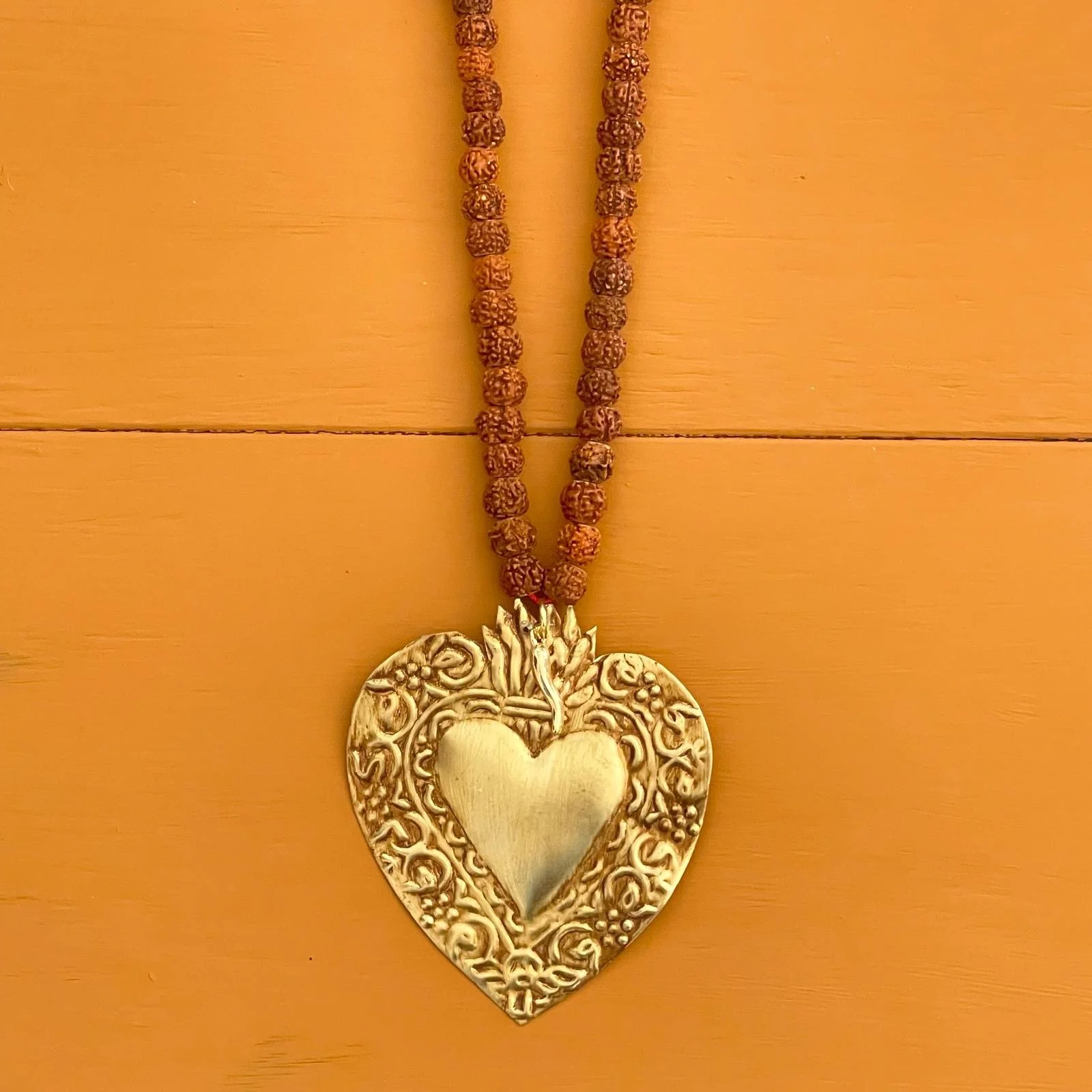 collana rudra marrone con ex voto gold