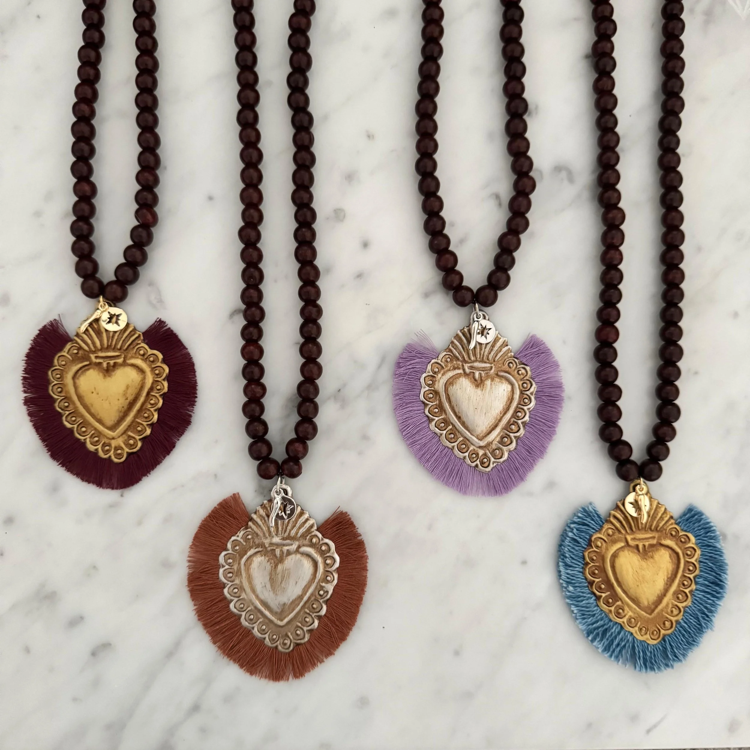 Collana Mala con ex voto e frange ( 4 colori )