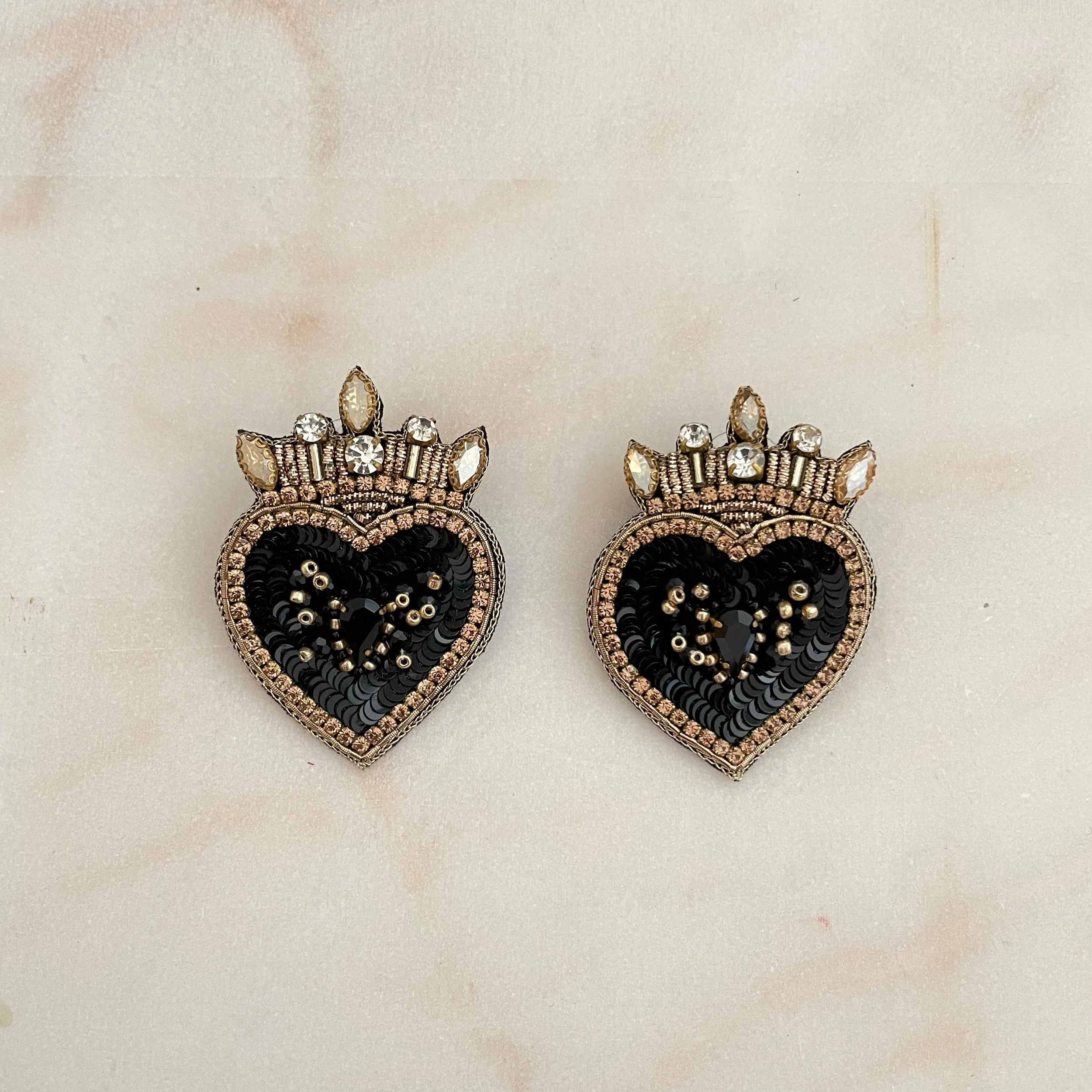 orecchino small cuore nero in velluto