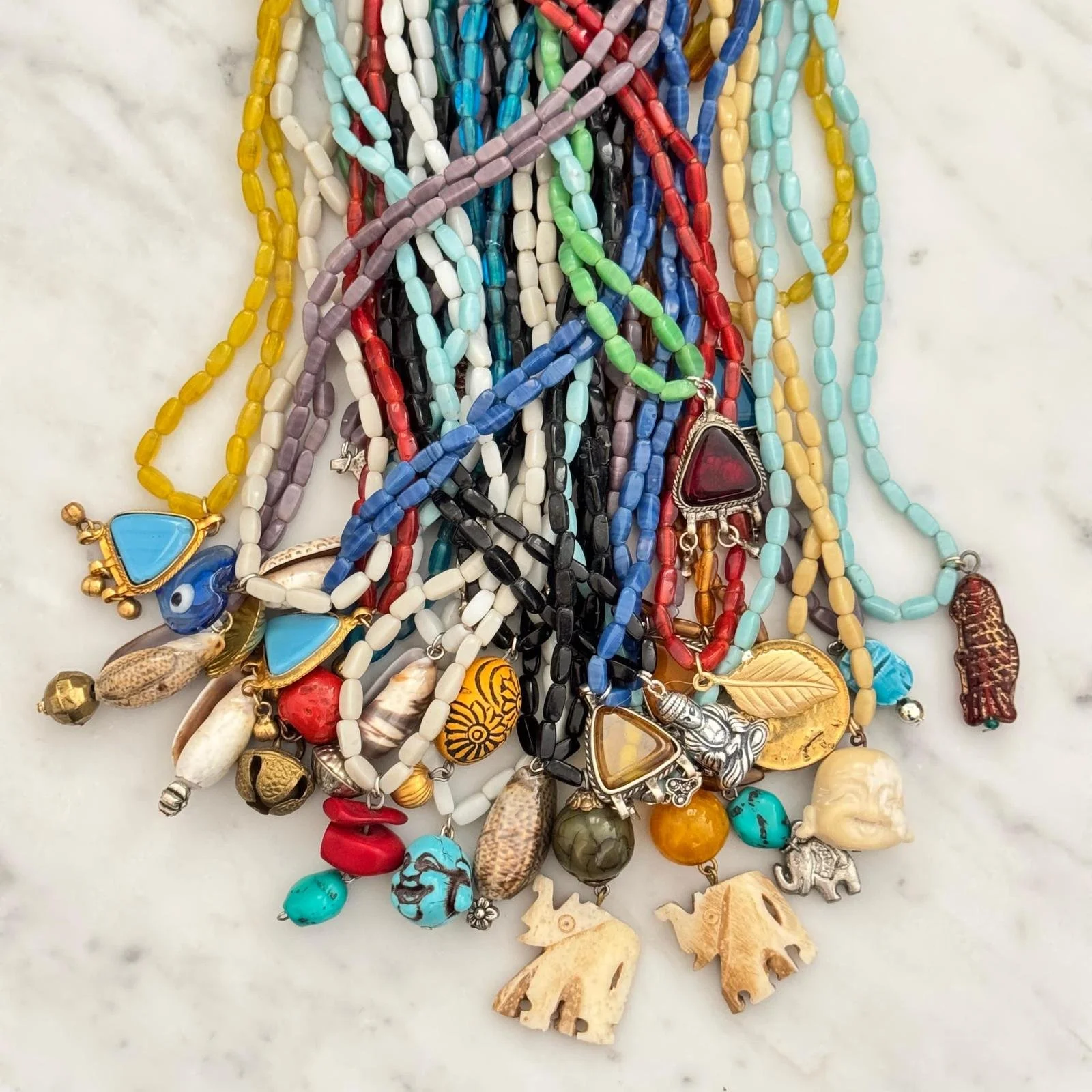 Collane lunghe in pasta di vetro con ciondoli vintage mix ( colori mix )