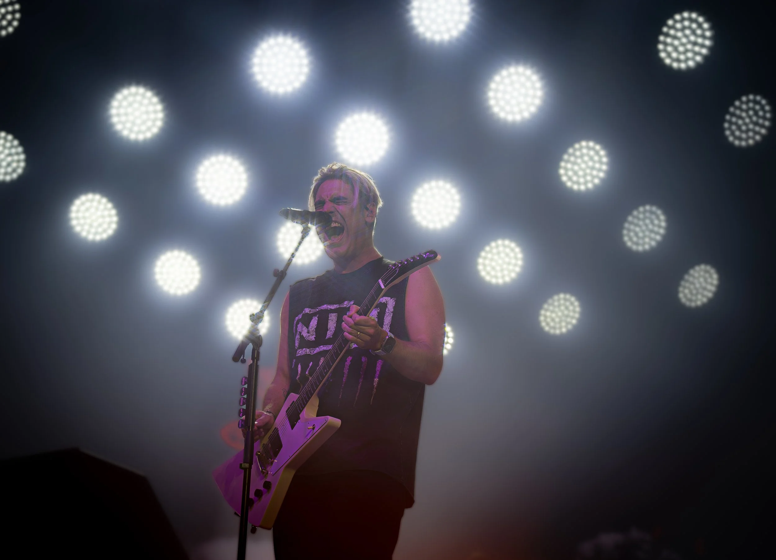 McFly-v-BUSTED_UtilitaArenaCardiff_071025_RhysHafodPhotos-35.jpg
