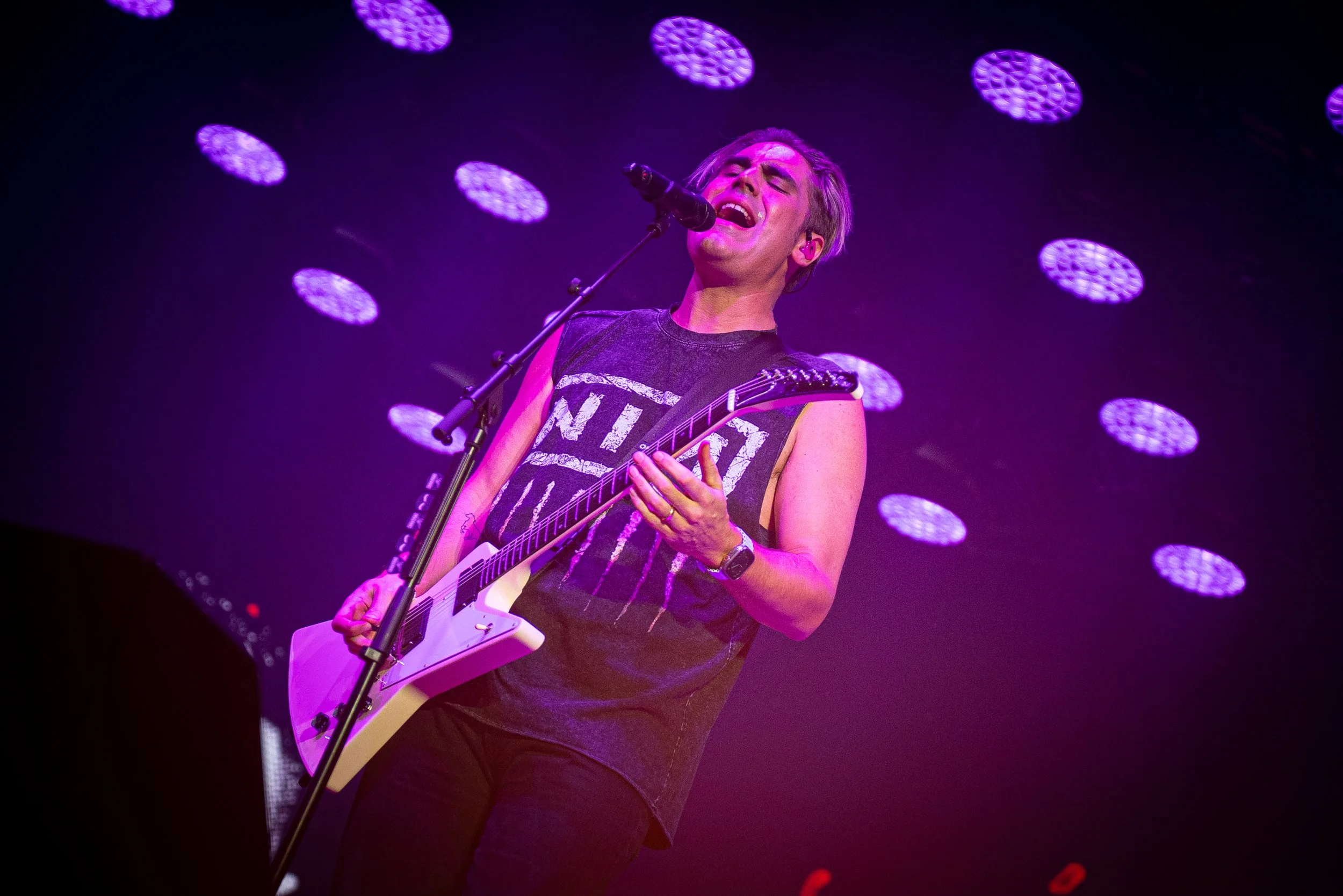 McFly-v-BUSTED_UtilitaArenaCardiff_071025_RhysHafodPhotos-36.jpg