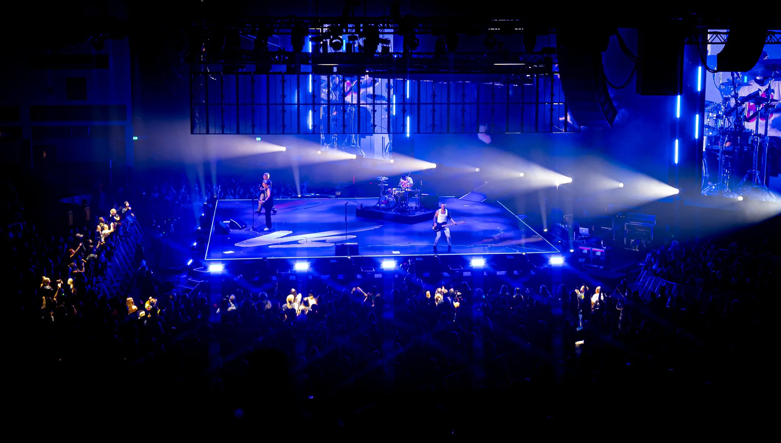 McFly-v-BUSTED_UtilitaArenaCardiff_071025_RhysHafodPhotos-43.jpg