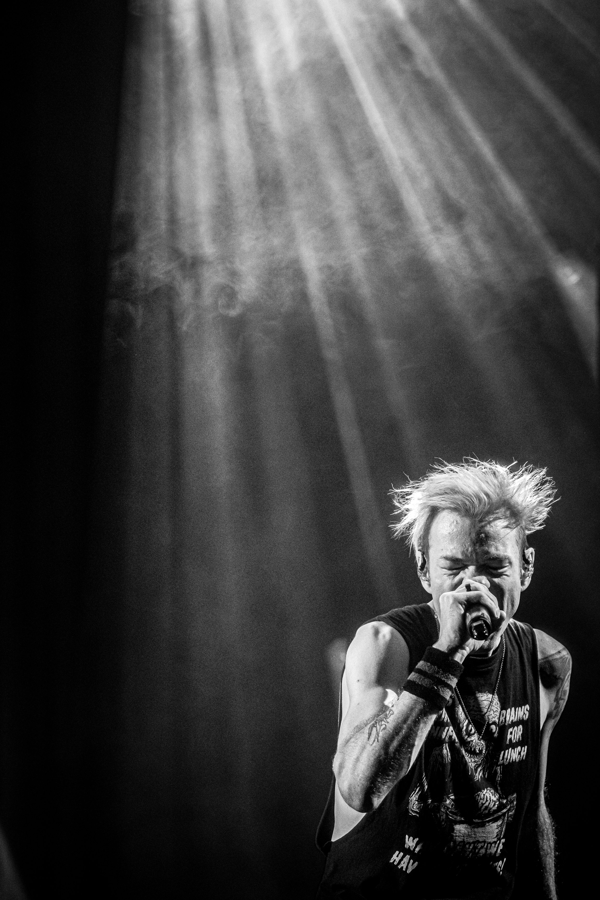 SUM41_Cardiff_021124_RhysHafodPhotos-6.jpg