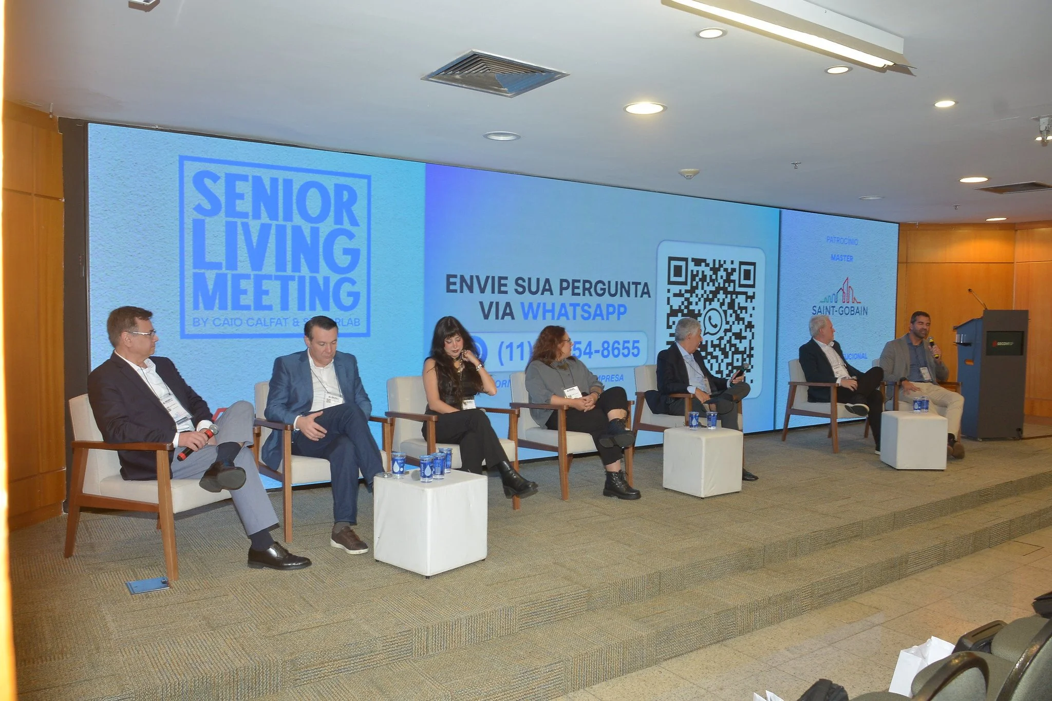 Legislação sanitária e falta de mão de obra qualificada são principais entraves do setor, aponta debate no Senior Living Meeting