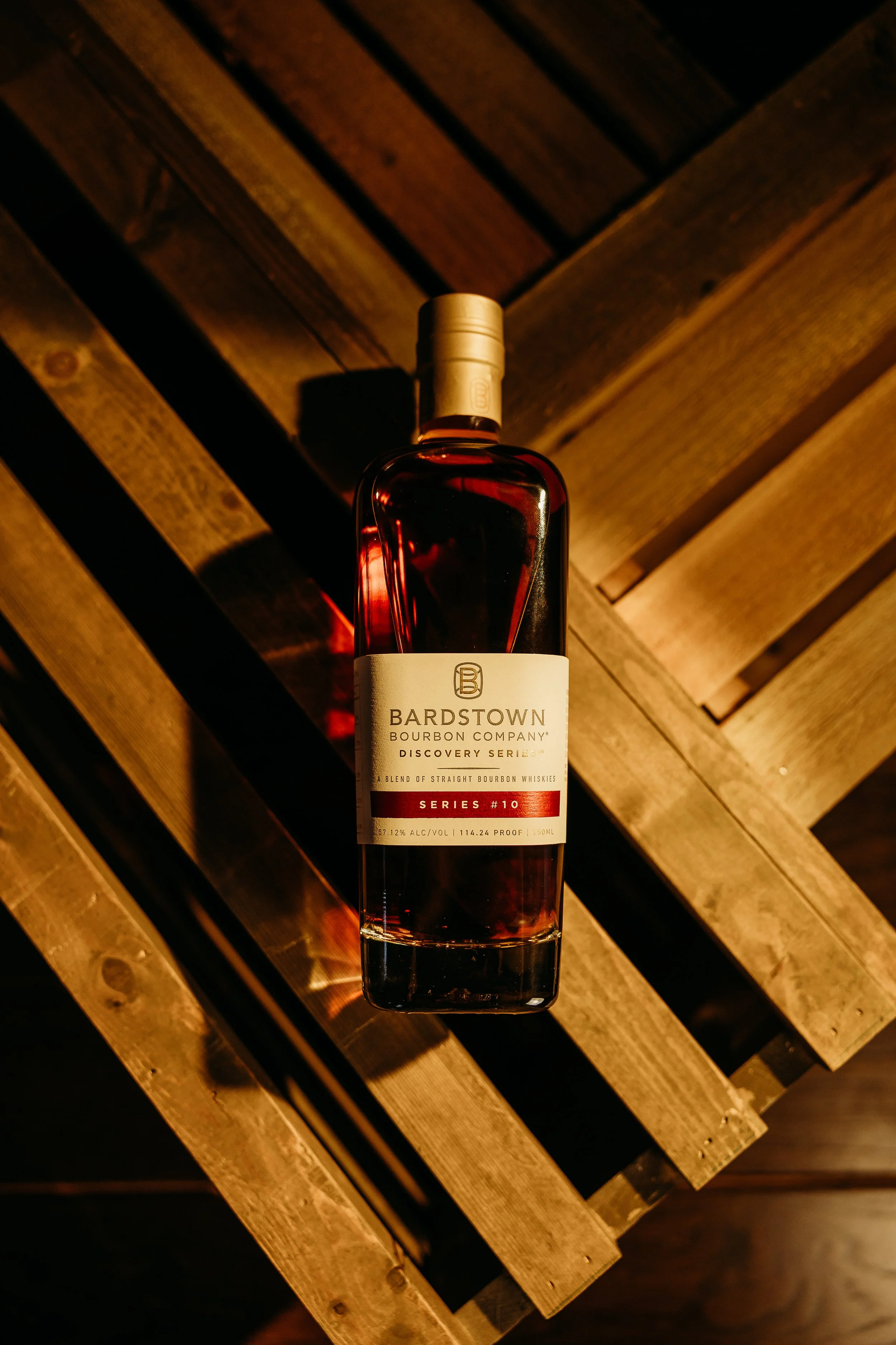 Prize 16 - Bardstown Discovery Series #10. Blended brilliance. Discovery #10 brings together aged bourbons from multiple sources into a complex, layered pour that bourbon geeks love.