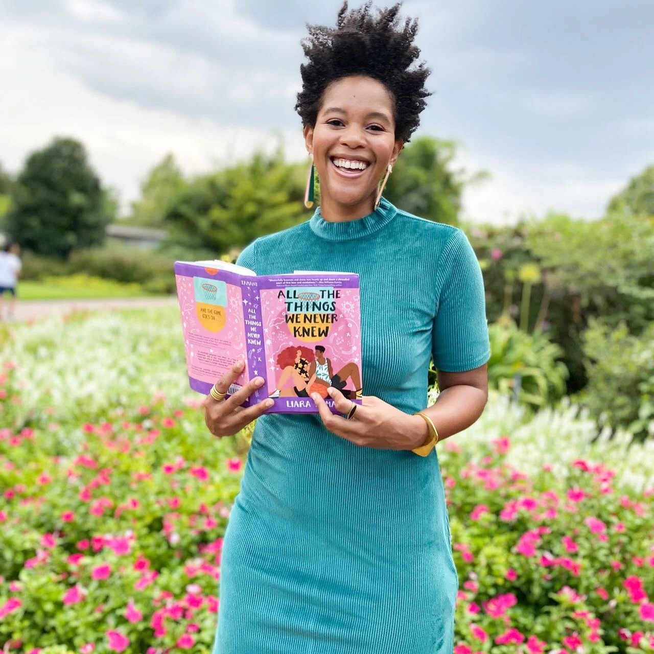 Loved rockin&rsquo; this look for the @epicreads x @modcloth collab celebrating #NationalLiteracyMonth.🤓💁🏽&zwj;♀️📚 #thisdresstho #toocute #didyallknowturquoiseismyfavoritecolor?