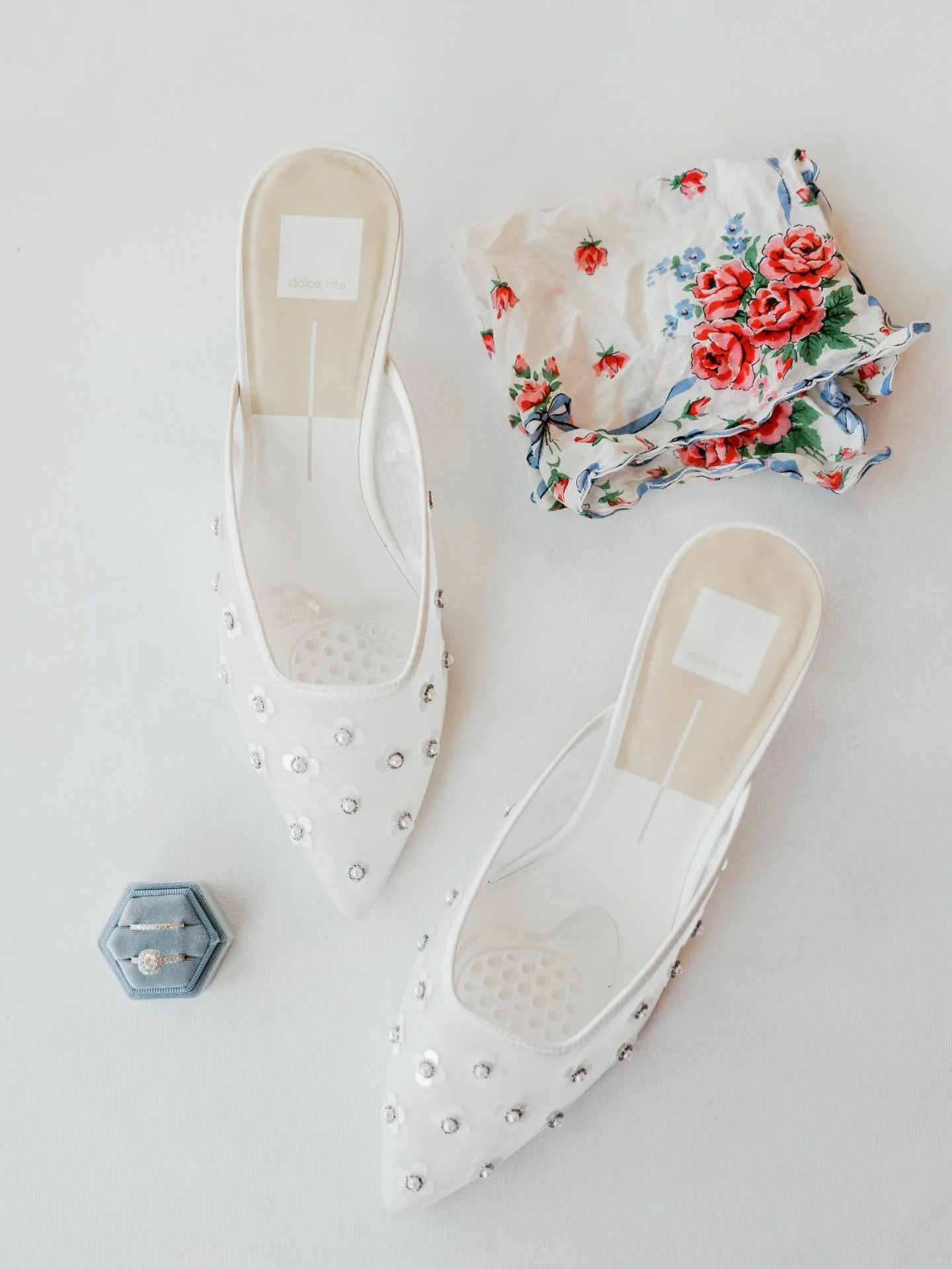 Love is in the details, especially this week 🩷❤️

#raleighphotographers #raleighweddings #ncbrides