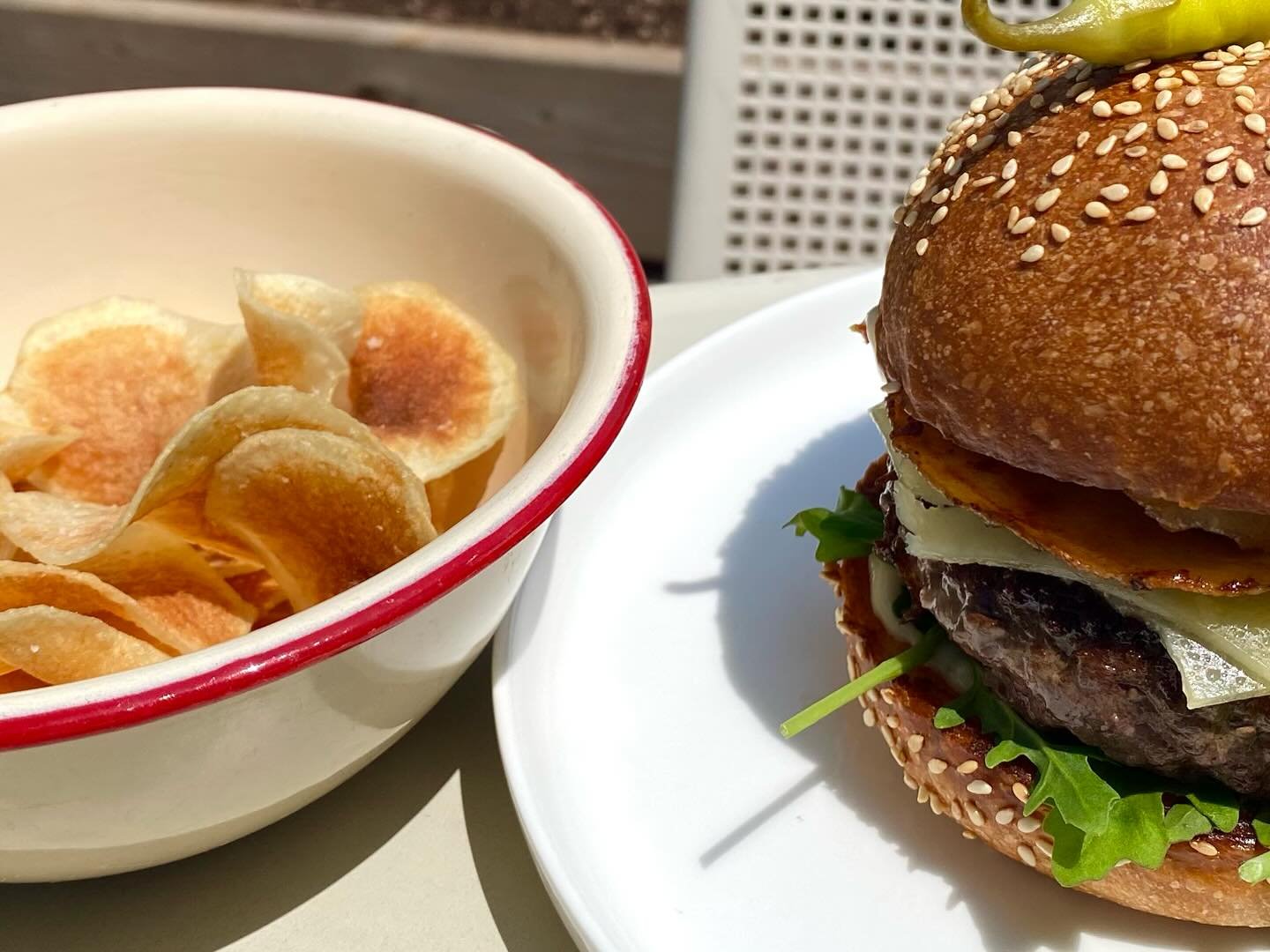 🤩These &lsquo;BEEF TALLOW POTATO CHIPS&rsquo; may be the side to the &lsquo;FANCY CHEESEBURGER&rsquo; but they&rsquo;re def not the quiet wingman in this relationship 🤩

Can also be ordered as a stand-alone snack&hellip; as they deserve to be 👑