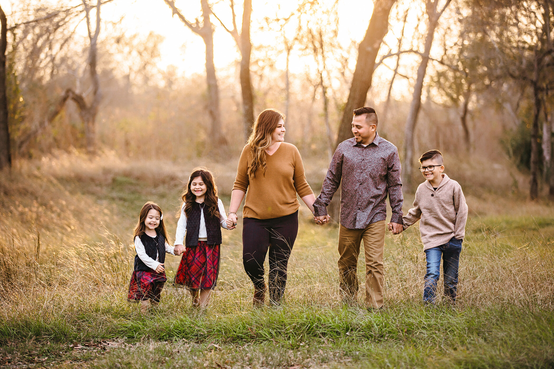 A Guide to Posing for Your Family Photos