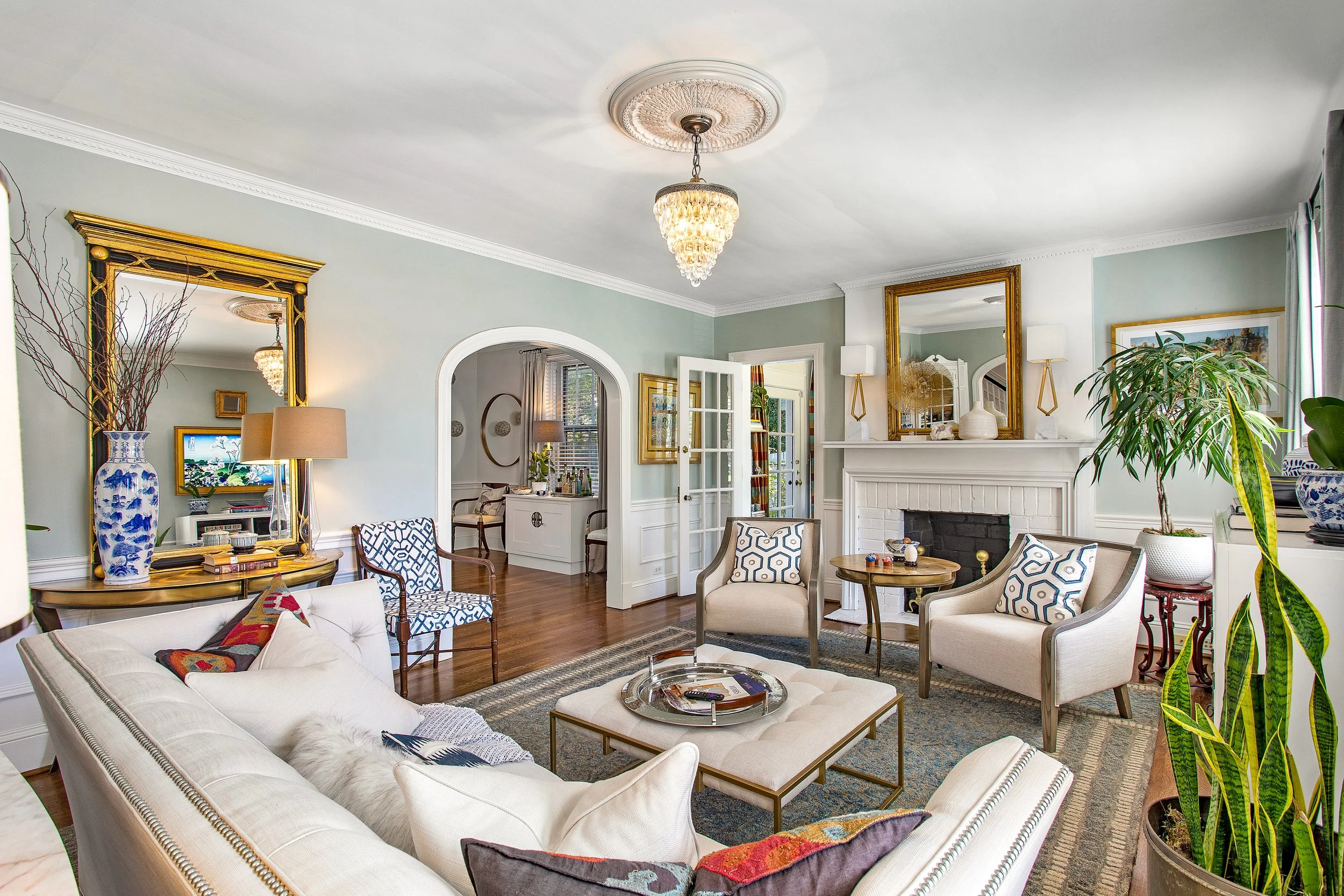 08-Family Room.jpg
