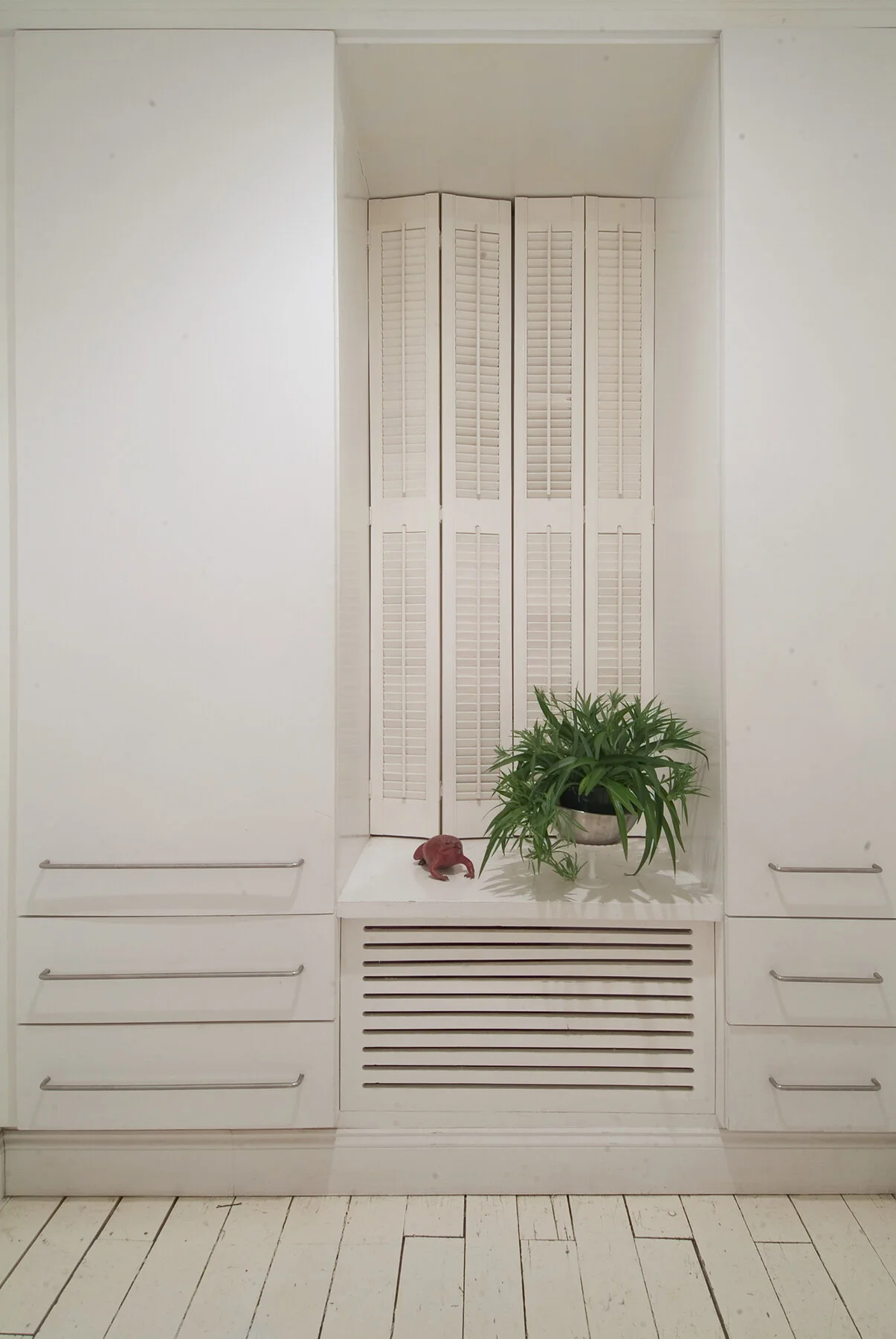 BEDROOM.UP.2.jpg