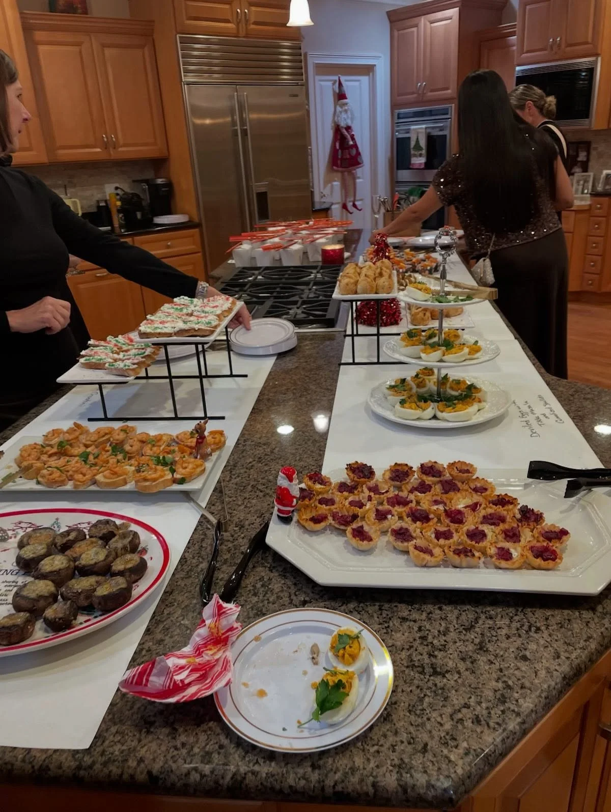 A huge thank you to my photographers and live music phenomenon, @amanda.posa and Brendan Plowey @michelleplowey. Brendan blew everyone away by his talent. Ladies couldn&rsquo;t get enough of his music. I&rsquo;m so thrilled and touched that he said Y