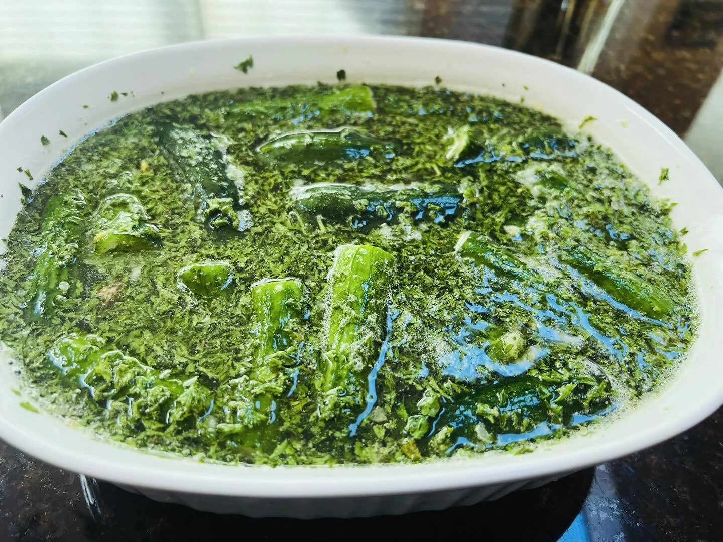 Ah Pickles!!! My obsession. Can be eaten within an hour, BUT for the best result, keep them in the fridge for at least a few hrs or better yet, over night!! 😋 #alwaysfromscratch #izabellasgourmetchowcreations #pickles