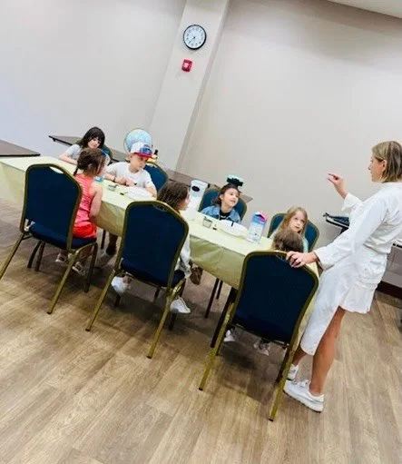 That was quite yummy 😋 trip to Belgium 🇧🇪 !! THANK YOU @keylinhac for the pictures. You are so 😈  We measured, mixed, baked, ate, made a mess, danced, learned languages and we &ldquo;traveled&rdquo; Life is sweet! La Dolce Vita!!! #izabellasgourm
