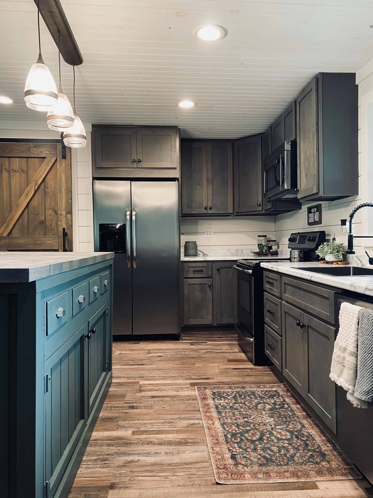  All the experience that Dana got working on her clients’ kitchens culminated in a wonderful renovation of her own kitchen that is full of jaw dropping color! She put so much inspiring thought and hard work into this room! 