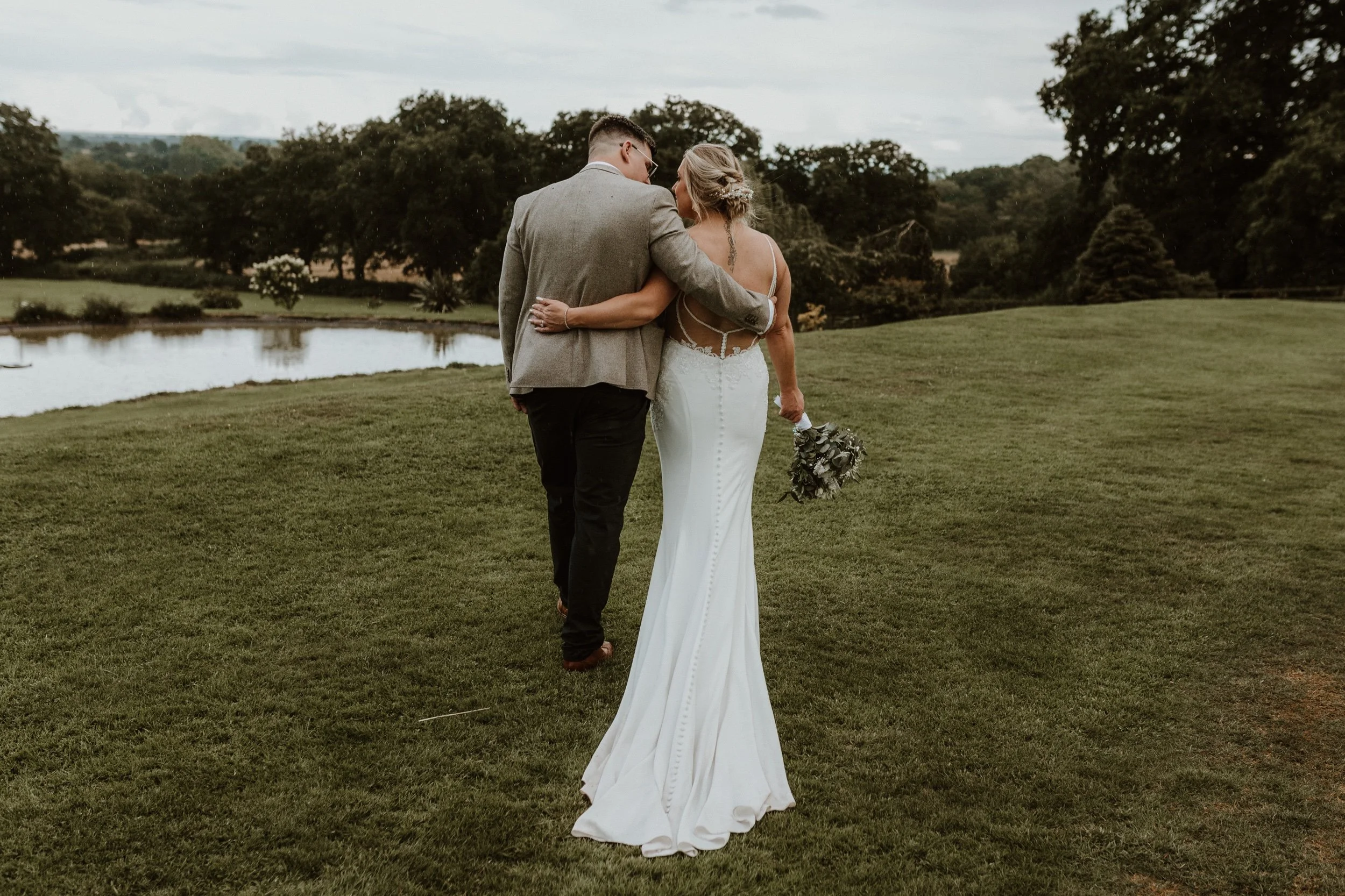 REAL WEDDING - JACK &amp; AMY'S UPTON BARN EPIC WEDDING!