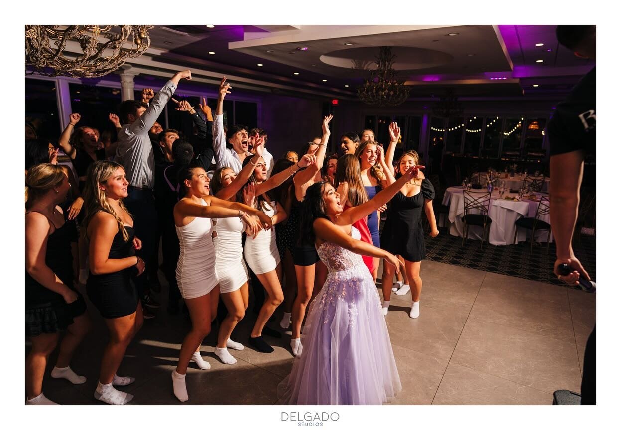 One final round of sneak peeks from Gia&rsquo;s Sweet 16 @gianna.pena @theestateatfarringtonlake #njphotographer #njeventphotographer #sweet16ideas #sweet16 #receptiondecor #weddingvenues