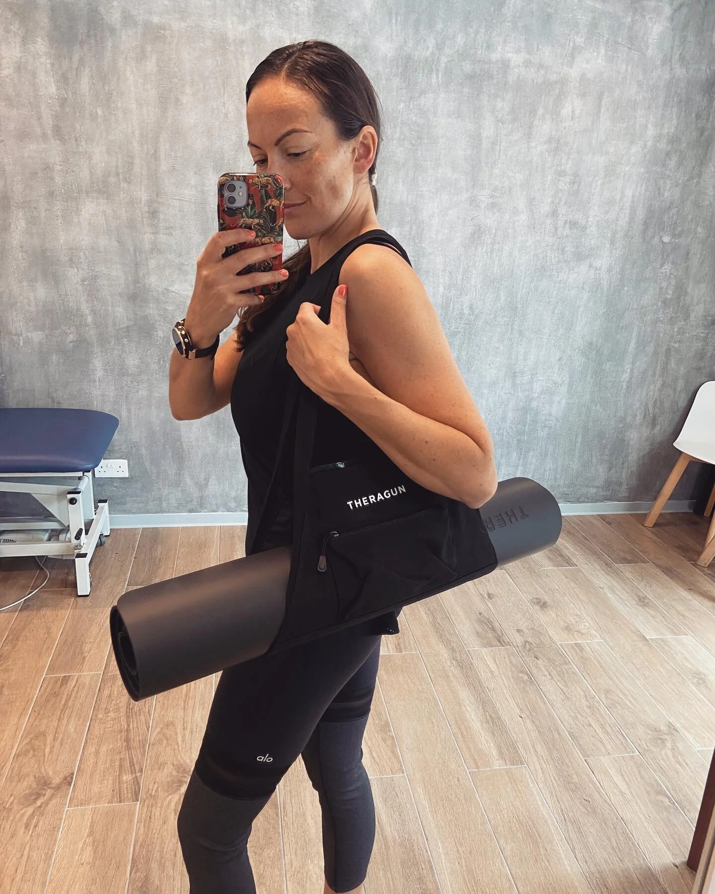 New mat 🤩 and who doesn&rsquo;t love a carry case with pockets??

@st.julians_clinic 
@fitnesshaussmalta 
@therabody 

#yoga #pilates #yogi #mat #therabody #yogatime #pilatestime #matwork #physio #physioclinic #theragun #therabody #comfort #extralon