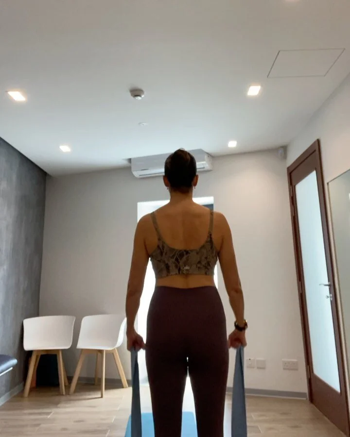 HOW TO STRENGTHEN YOUR SHOULDER BLADES!

Once you have control of your movement, strengthen it! 

First off, for all of these moves make sure to have your core slightly engaged and don&rsquo;t let your ribs stick out.

Next, be aware of where your sh