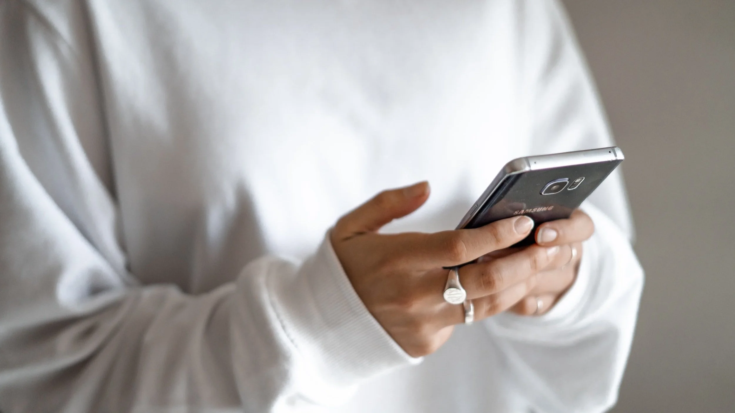 How to Keep Texting Chic
