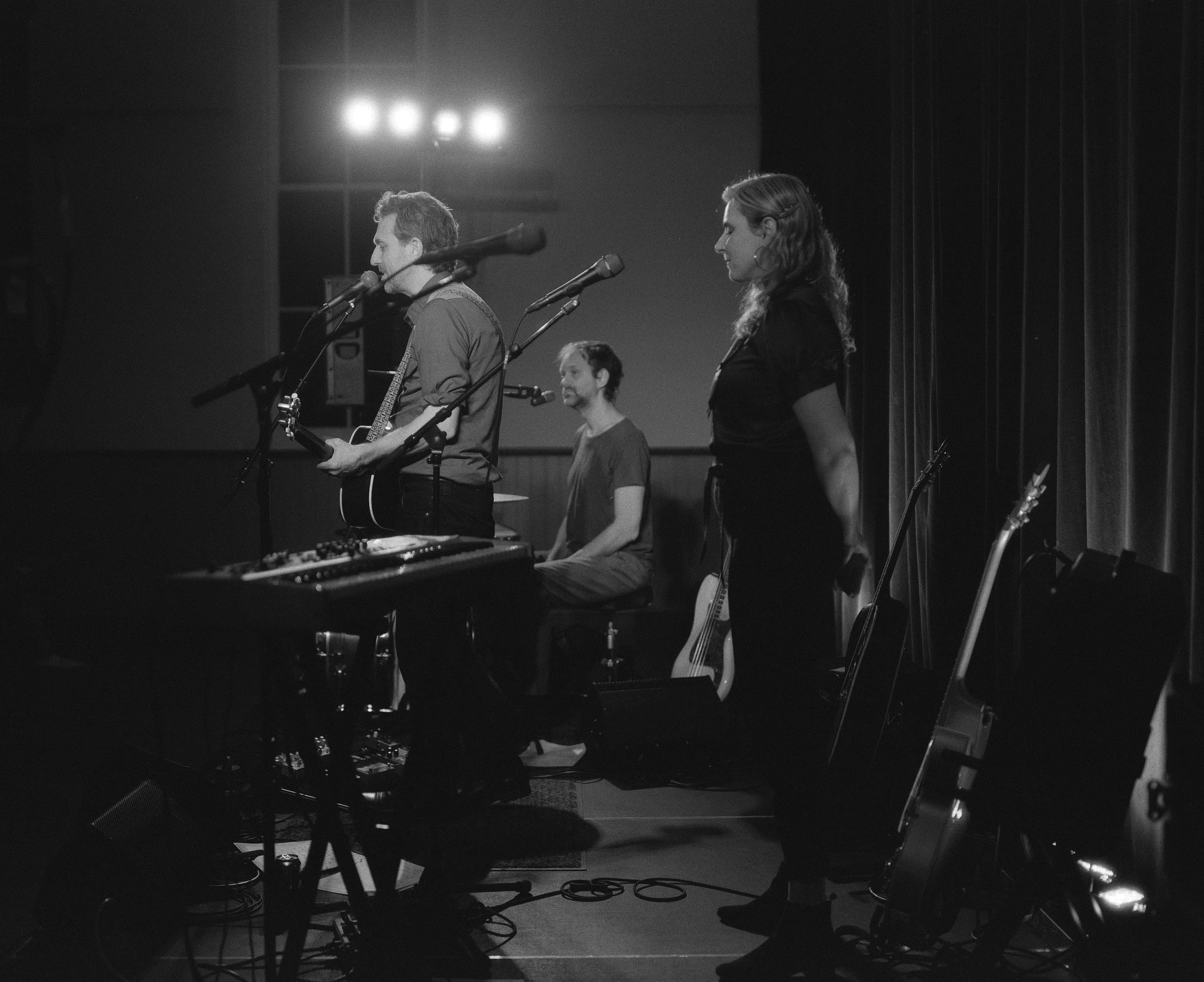 GreatLakeSwimmers_06_21_2025-22.jpg